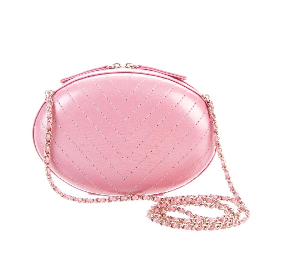 Women's Chanel NEW Runway Pink Leather Gold Chain Small Evening Shoulder Bag