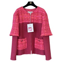 Veste de défilé Chanel neuve en tweed à rubans 42