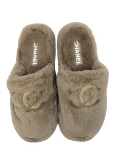 Chanel NEW Shearling CC Logo Flat Mule Slippers w/ Case sz 39