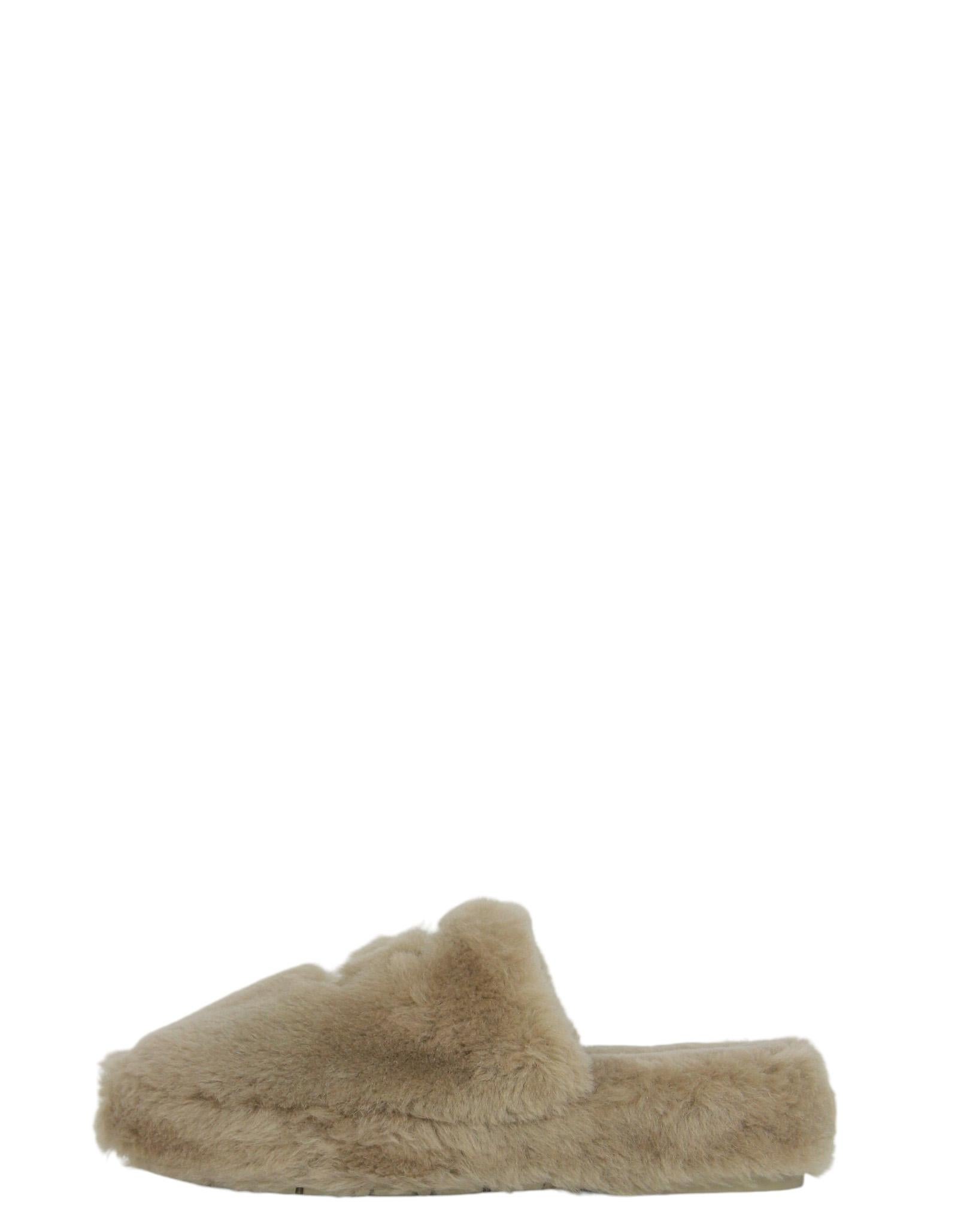 Women's Chanel NEW Shearling CC Logo Flat Mule Slippers w/ Case sz 39