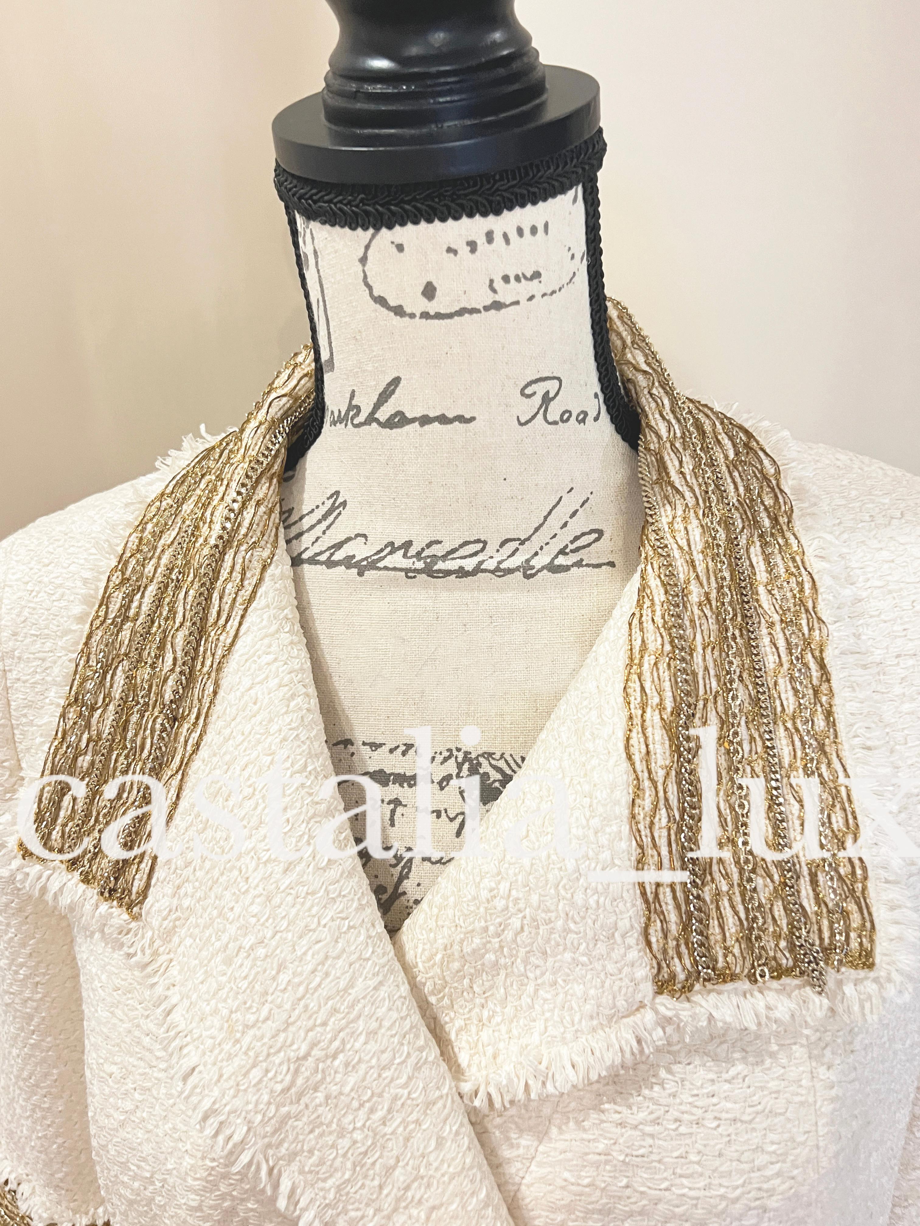 Chanel New Super Rare Chain Embellished Tweed Jacket In New Condition In Dubai, AE
