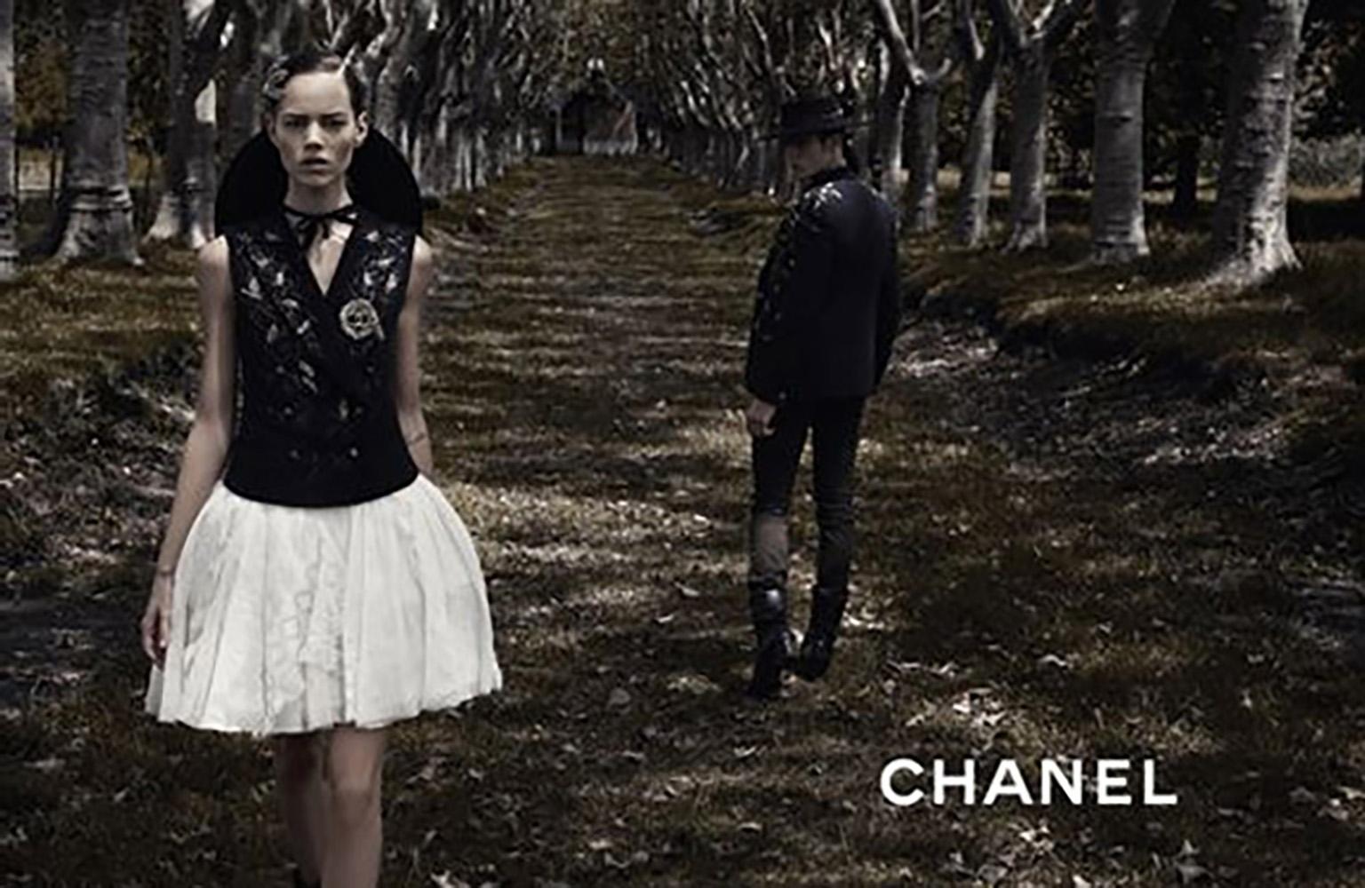 Chanel New Super Rare Jewel Ornament Tweed Vest 2