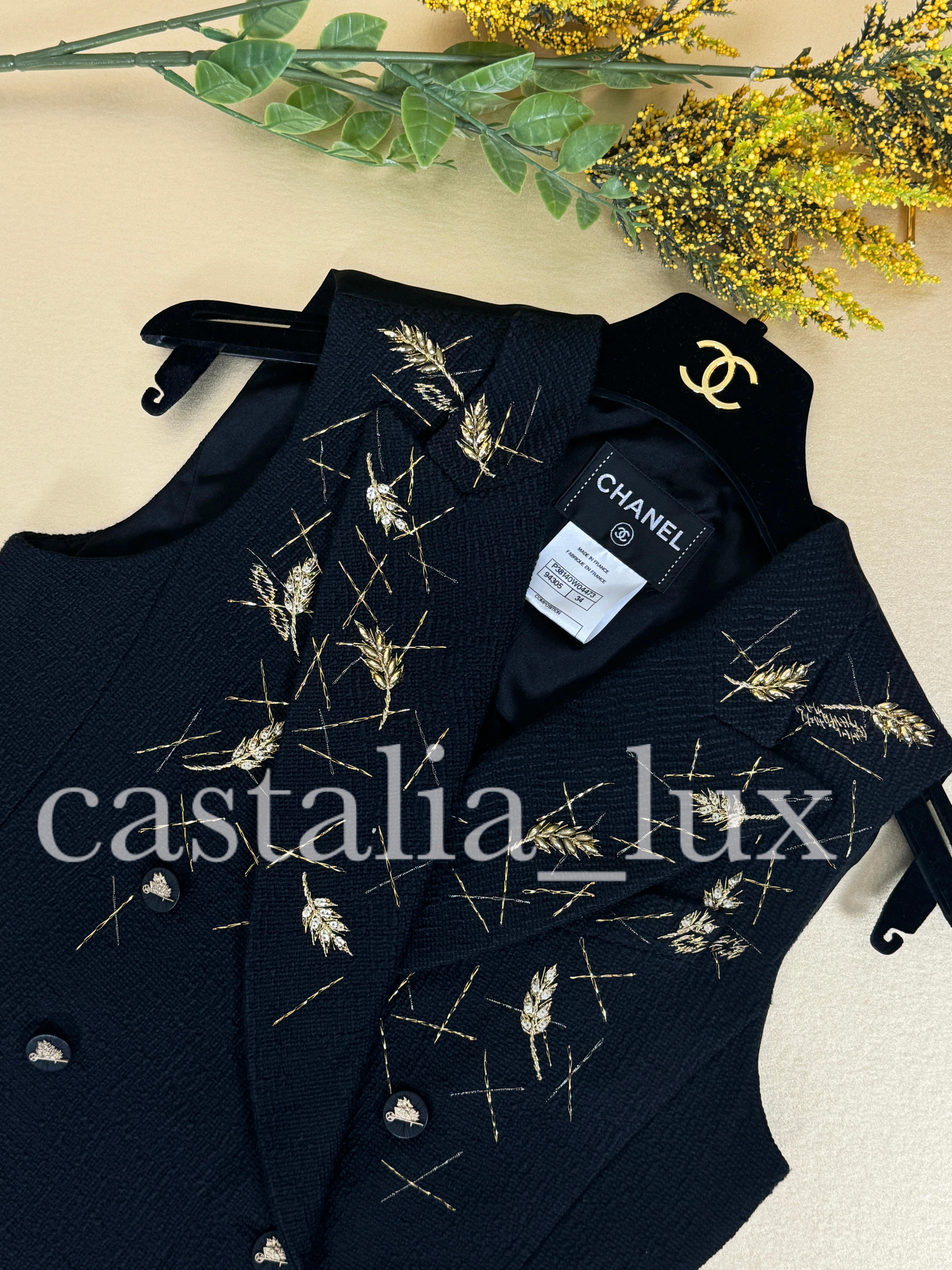 Chanel New Super Rare Jewel Ornament Tweed Vest 4