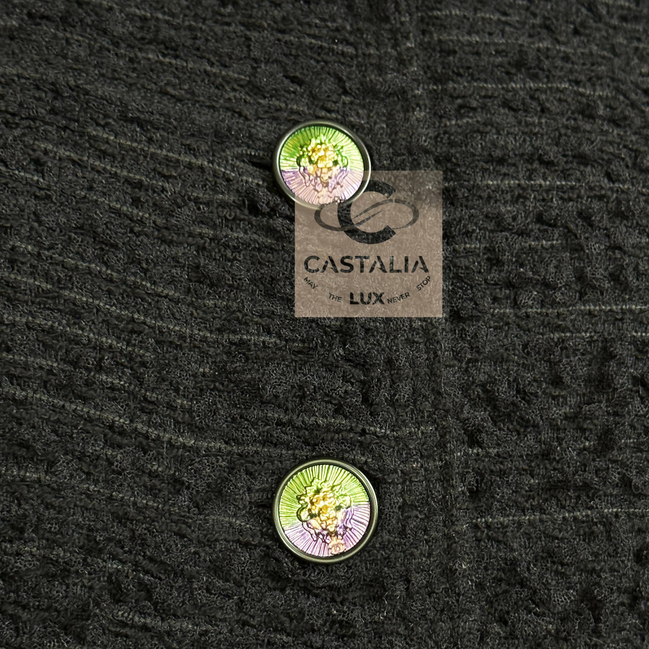 Chanel Nuova Giacca Senza Tempo in Boucle Tweed Nero 42 FR in vendita 3