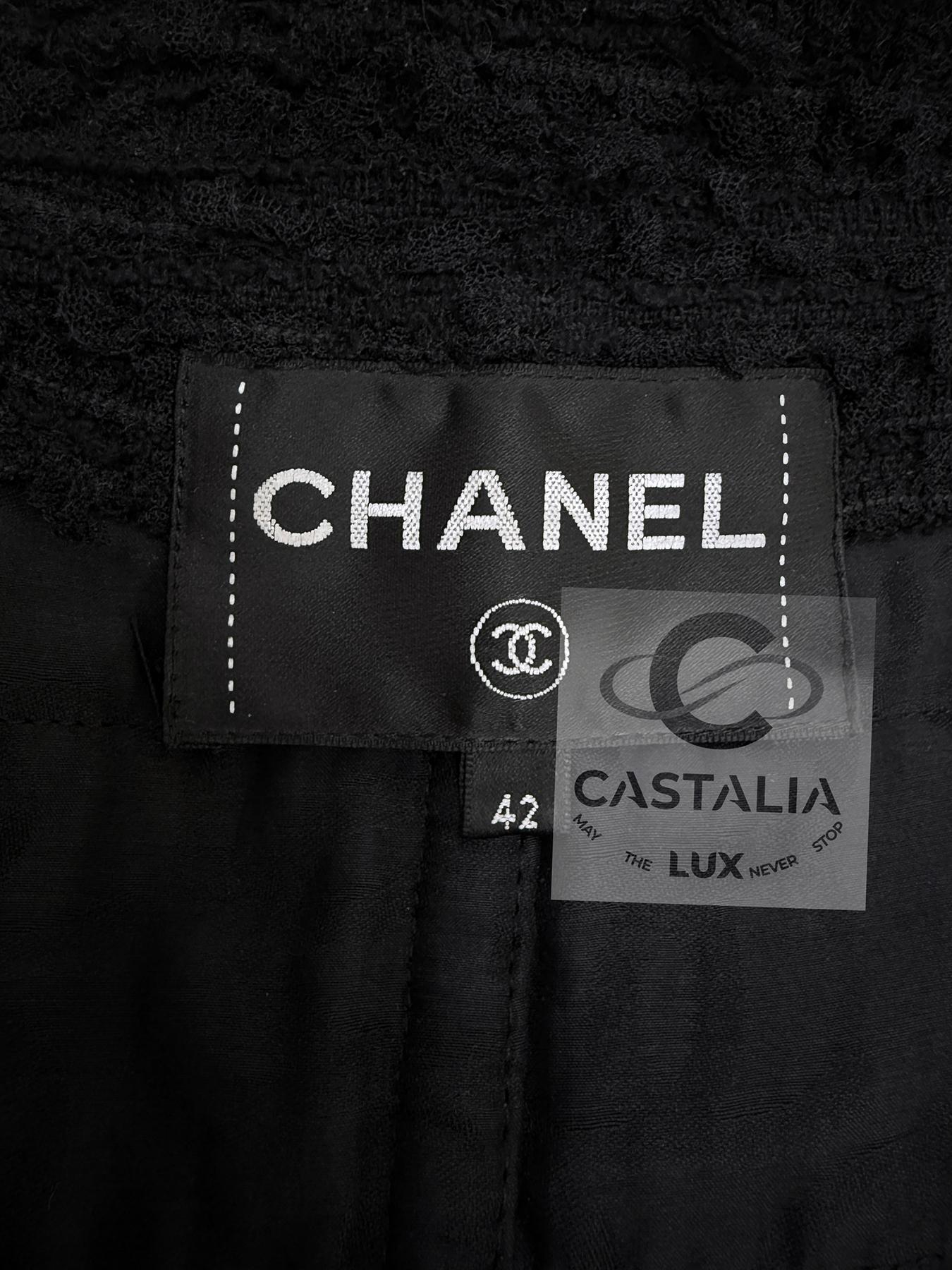 Chanel New Timeless CC Buttons Black Boucle Tweed Jacket 42 FR in vendita 7