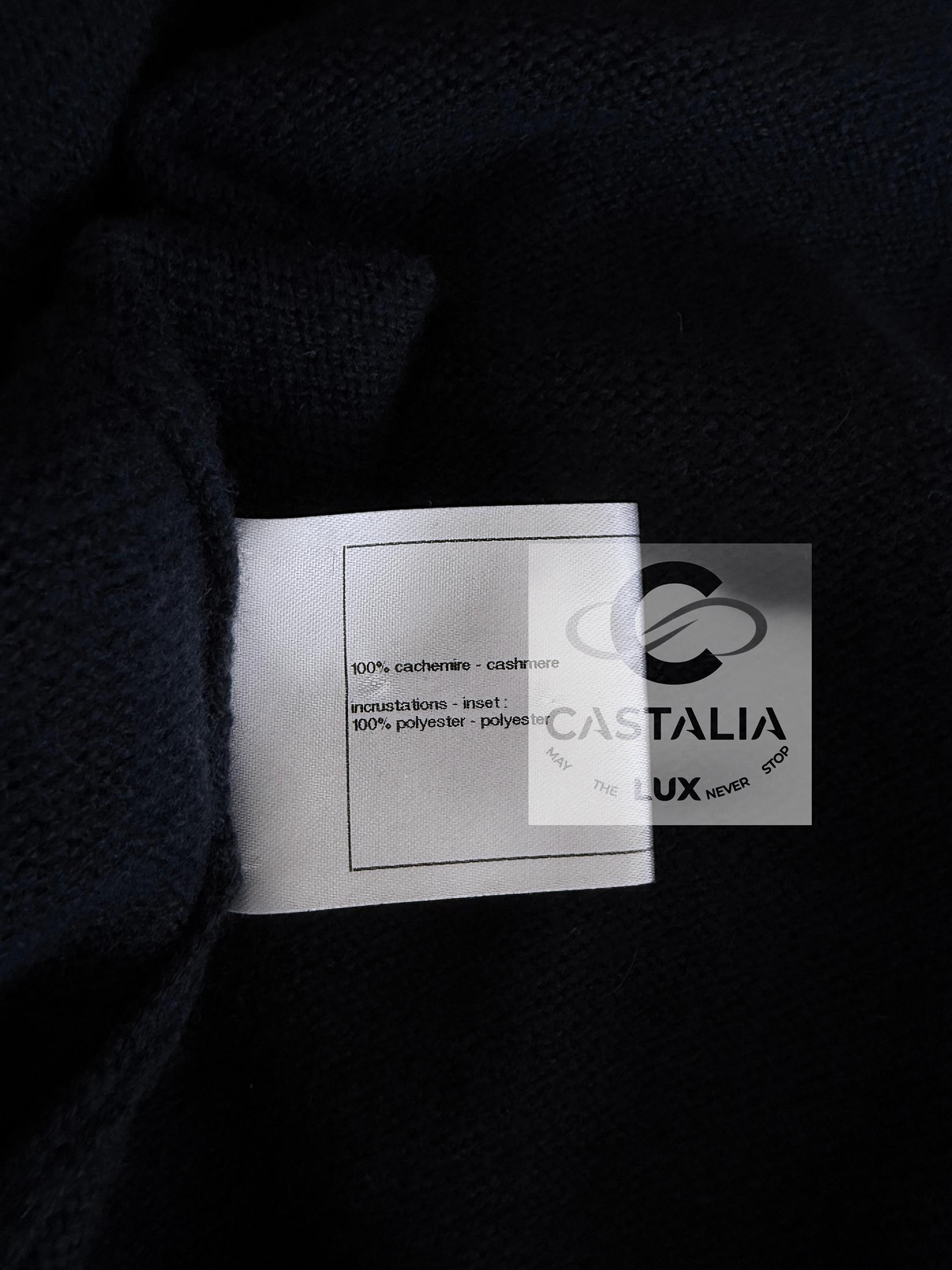 CHANEL New Timeless CC Turlock Chaqueta de cachemira azul marino 38 FR en venta 7