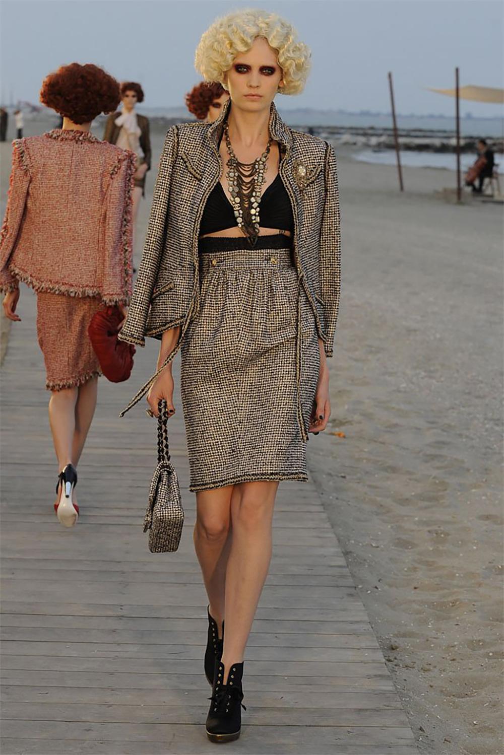 Chanel New Venice Collection Lesage Tweed Suit For Sale 2