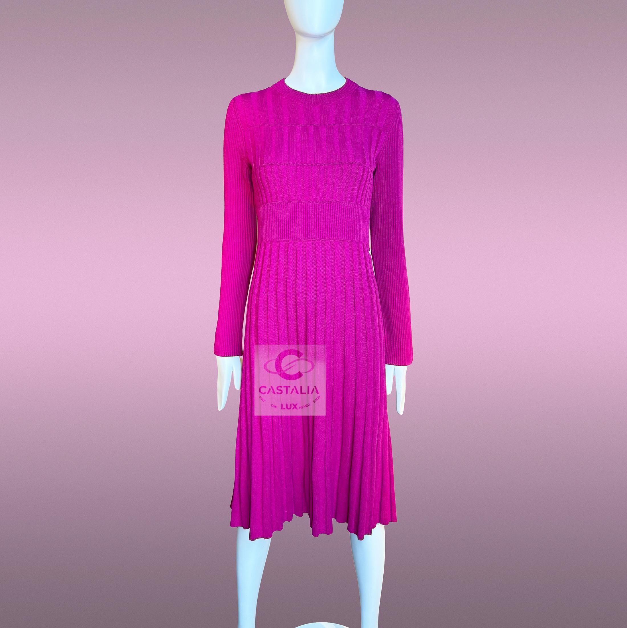 CHANEL New Vibrant Expressionism Fuchsia Kleid 36 FR im Zustand „Neu“ im Angebot in Dubai, AE
