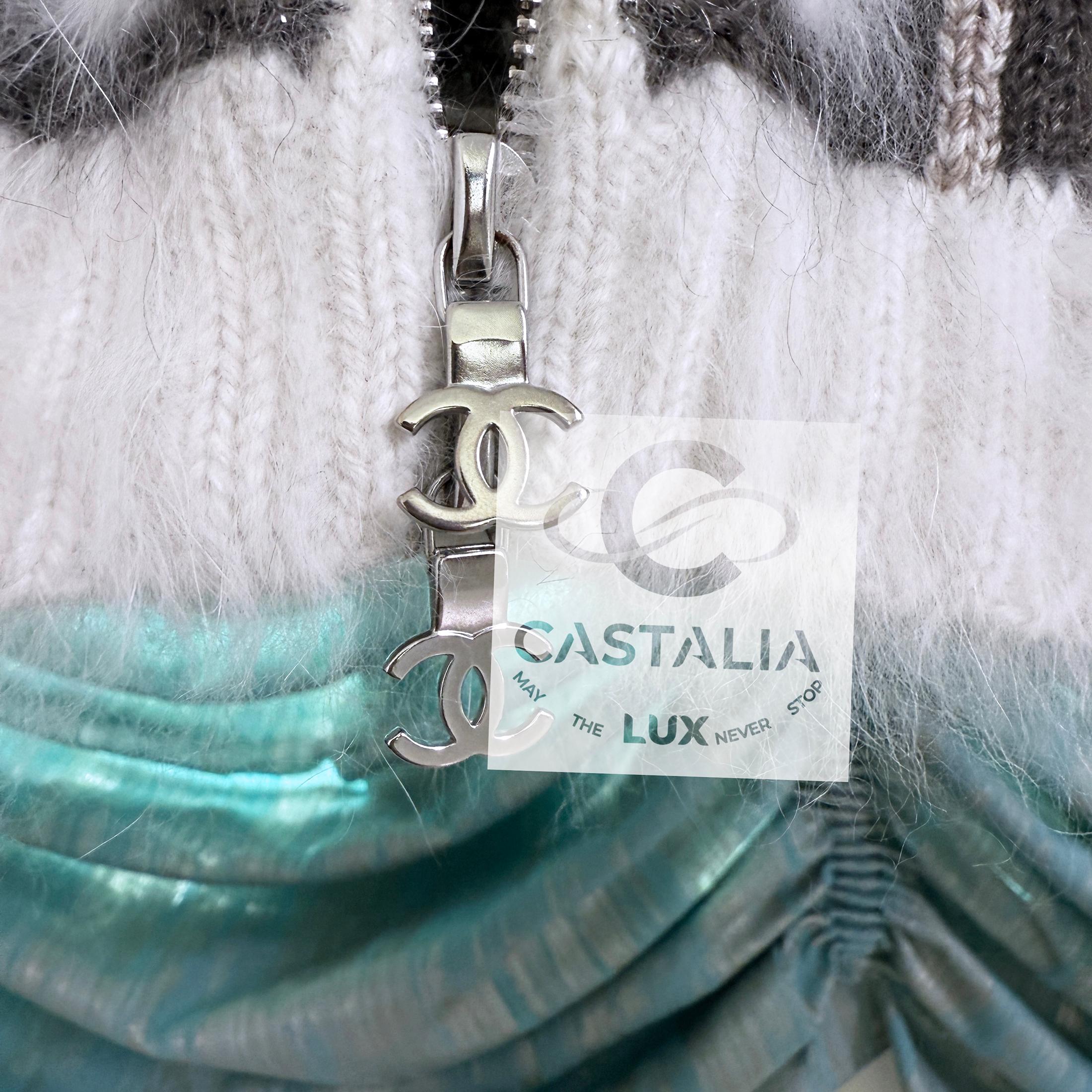 Chanel Nueva portada Vogue Chaqueta mullida 42 FR en venta 5