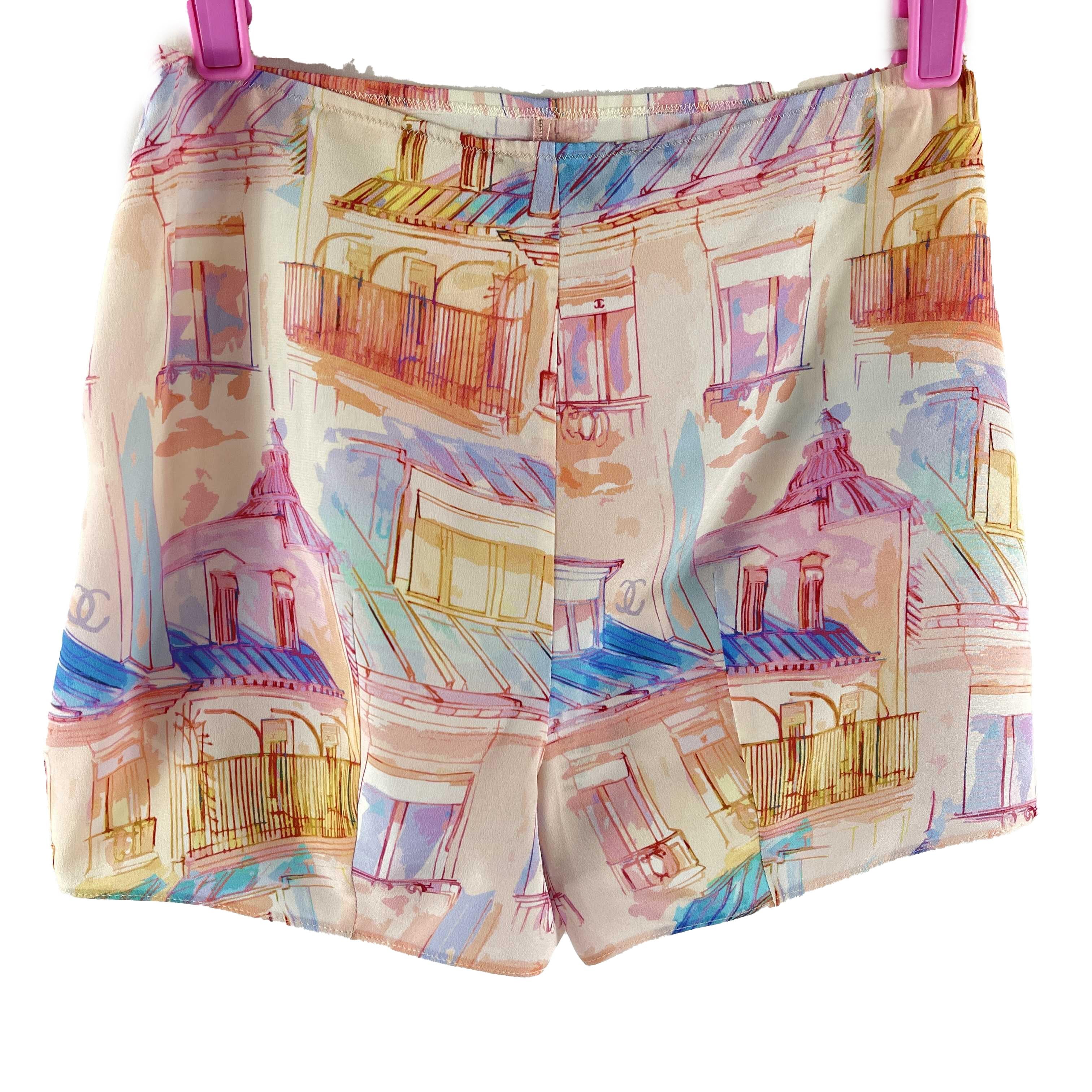 CHANEL - New w/ Tags - 20S Paris Print Pastel Shorts - Beige, Pink, Blue, Yellow, Purple, Orange - 34 - XS - Bottoms

Description

These Chanel shorts are from the 2020 Summer Spring Act 2 Collection.
They are crafted with silk and are designed with
