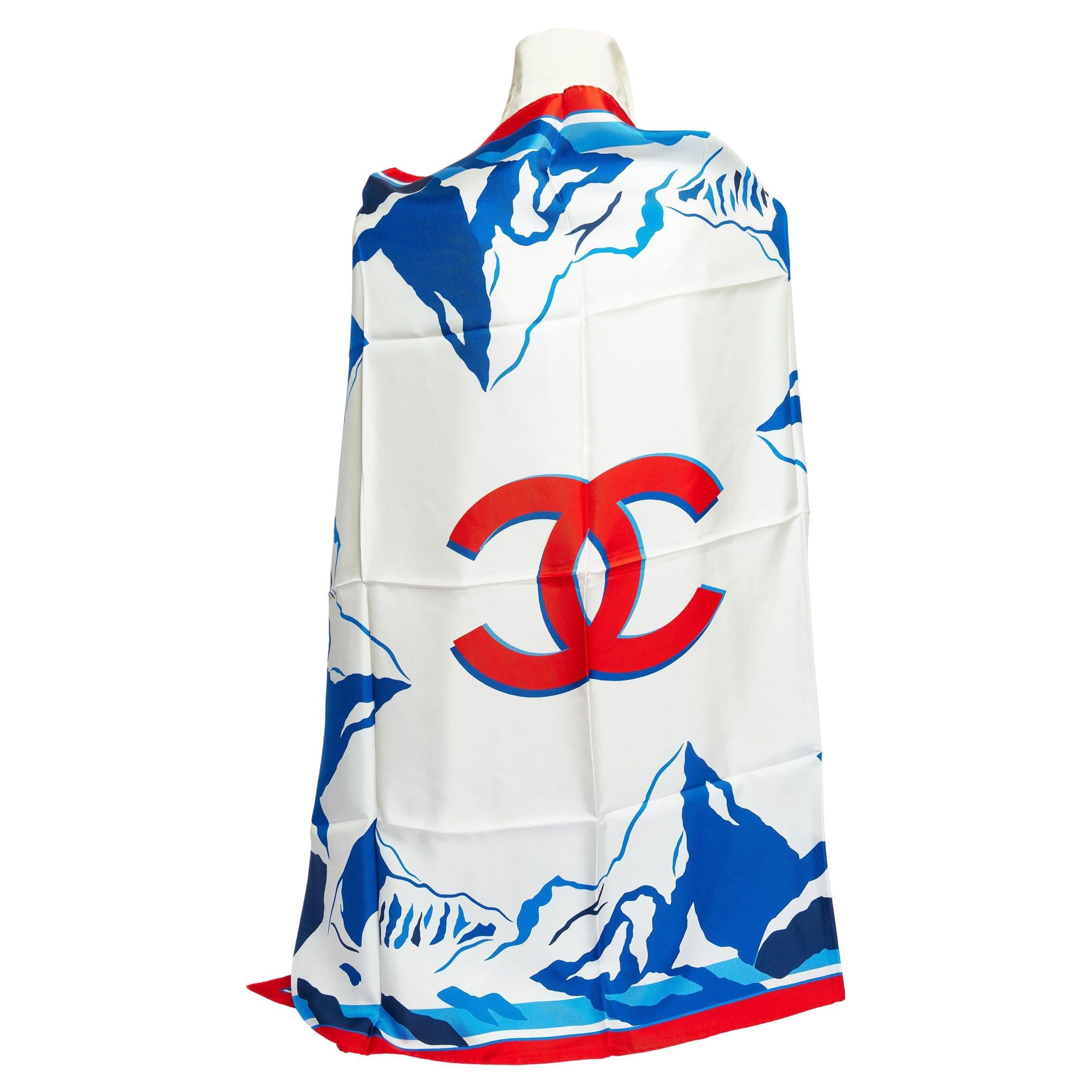 Chanel Neu Weiß und Blau Seide Rot CC Schal im Angebot
