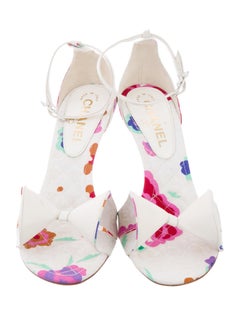 Chanel NEW White Floral Canvas Bow Evening Sandals Heels in Box