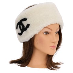Chanel Nueva Diadema con Logotipo de Piel Blanca