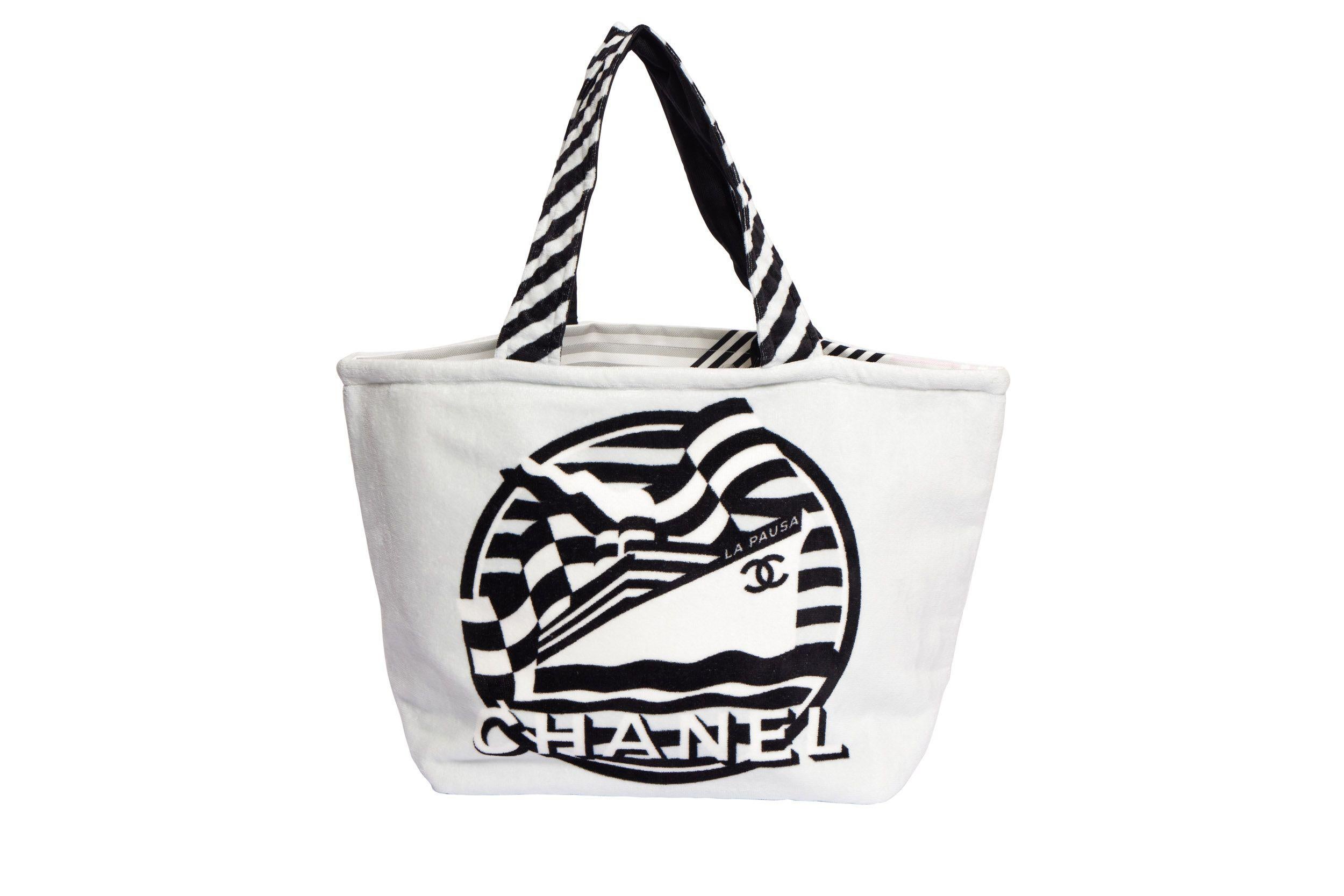 Chanel New White La Pausa Beach Bag In New Condition In West Hollywood, CA