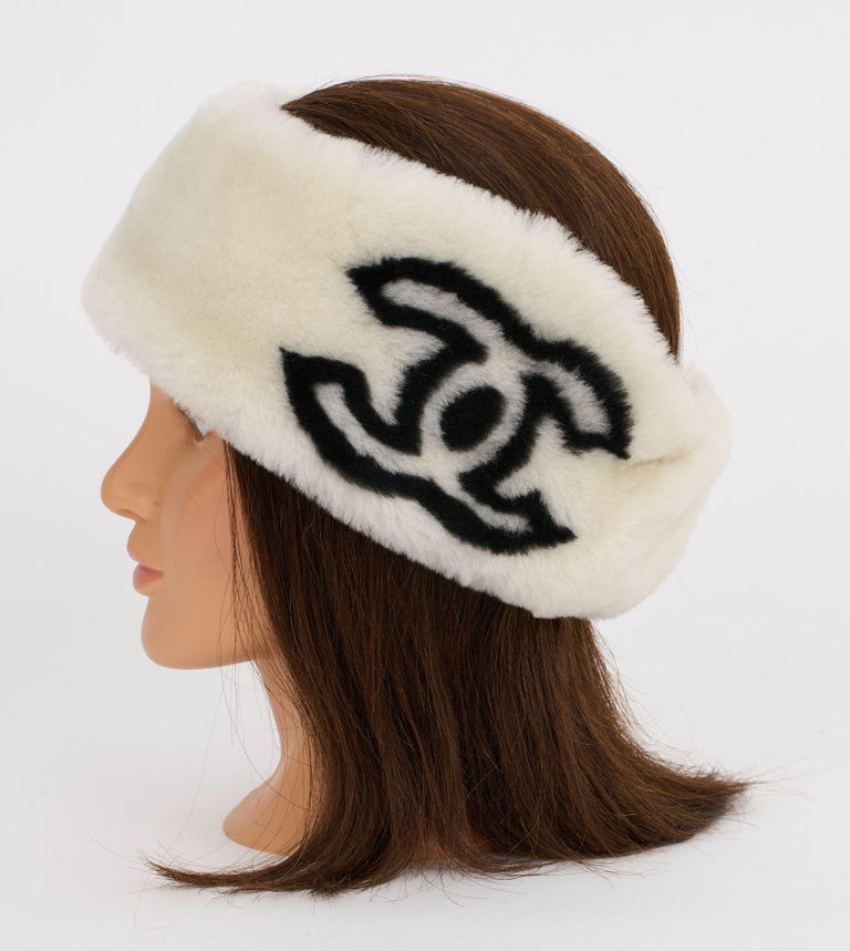 Chanel New White Shearling Logo Headband For Sale at 1stDibs display picture 2
