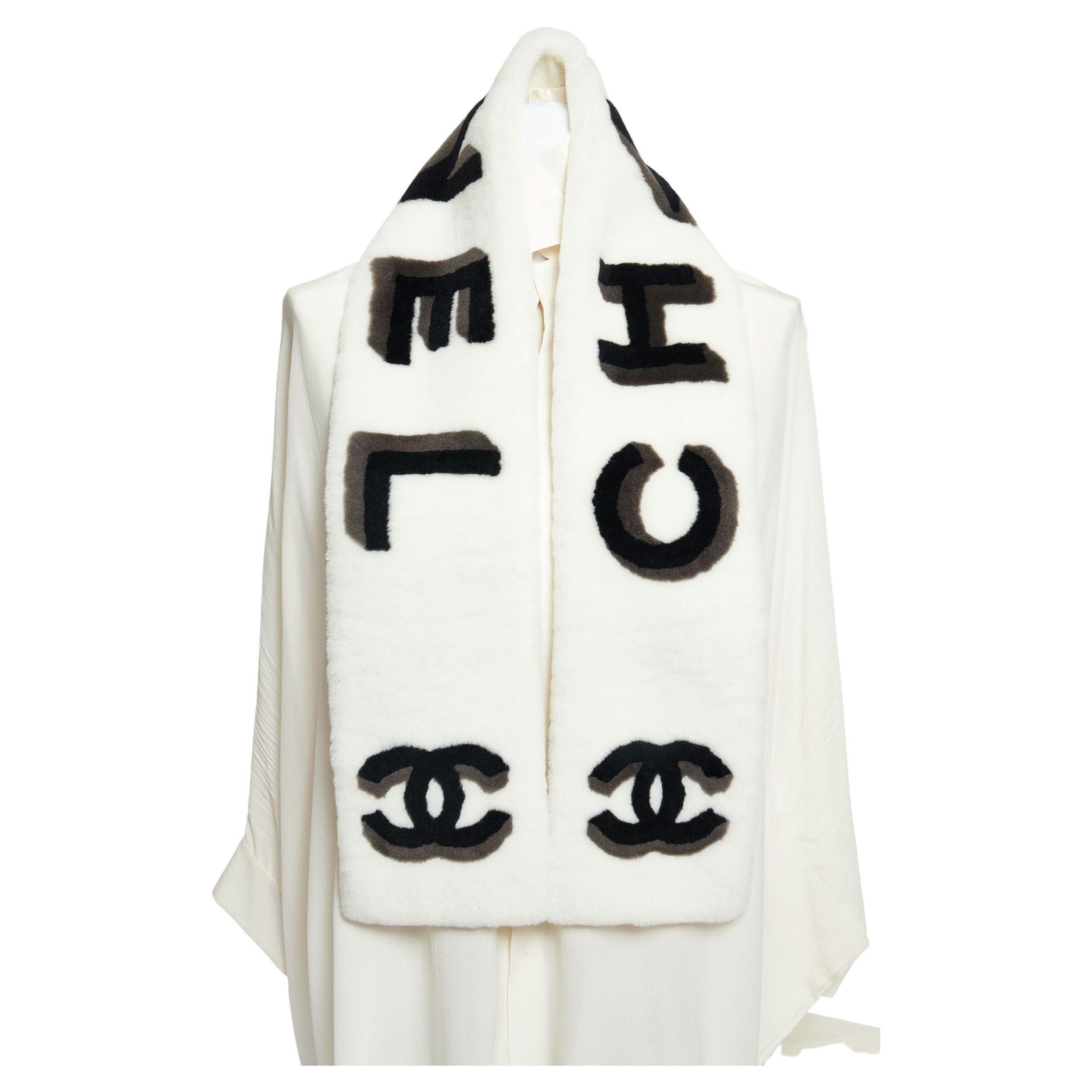 Chanel New White Sheepskin Three-Dimensional Letters Scarf