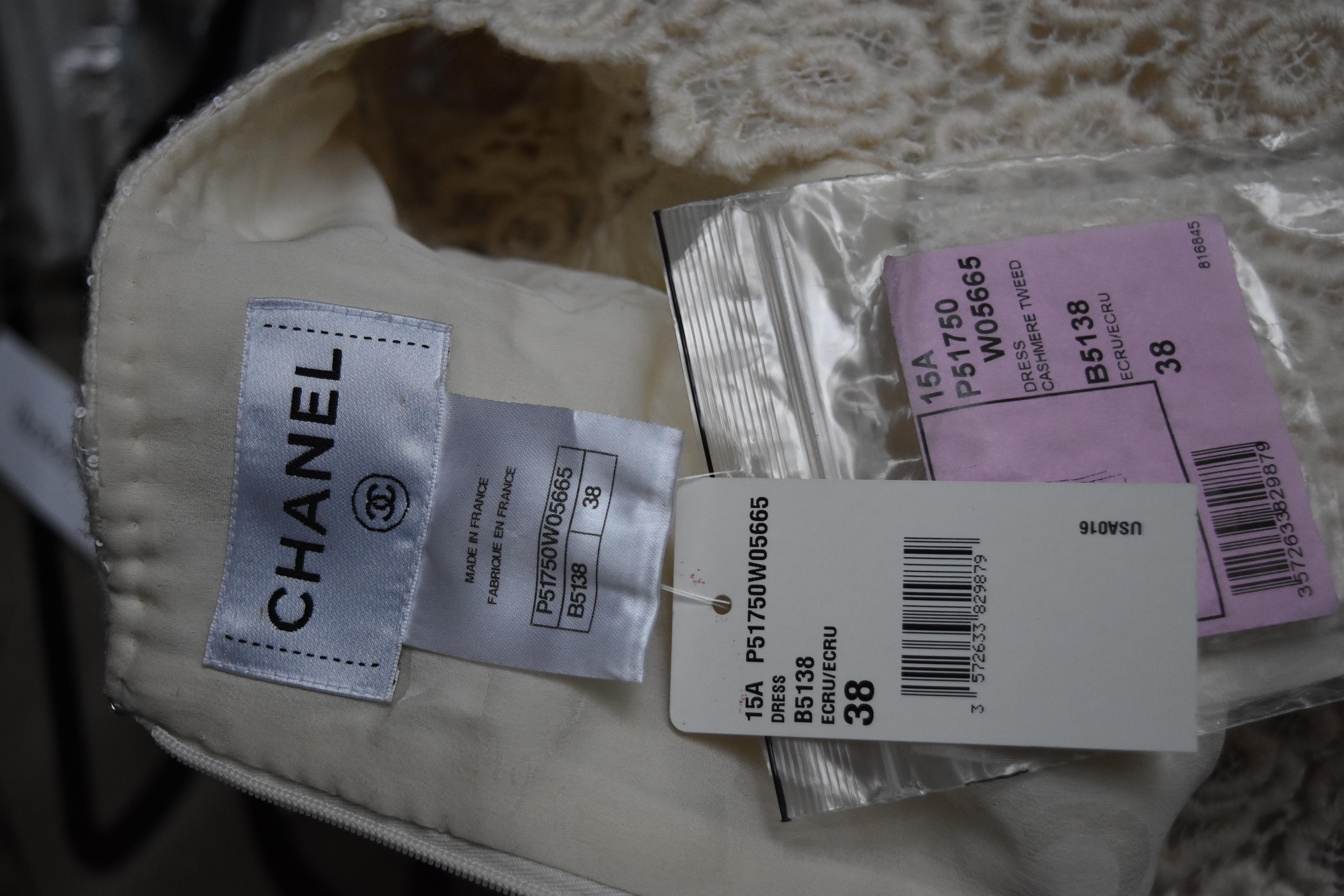 Chanel New with Tag 15A 2015 Cashmere Runway Dress 38 Fabric Swatch For Sale 1