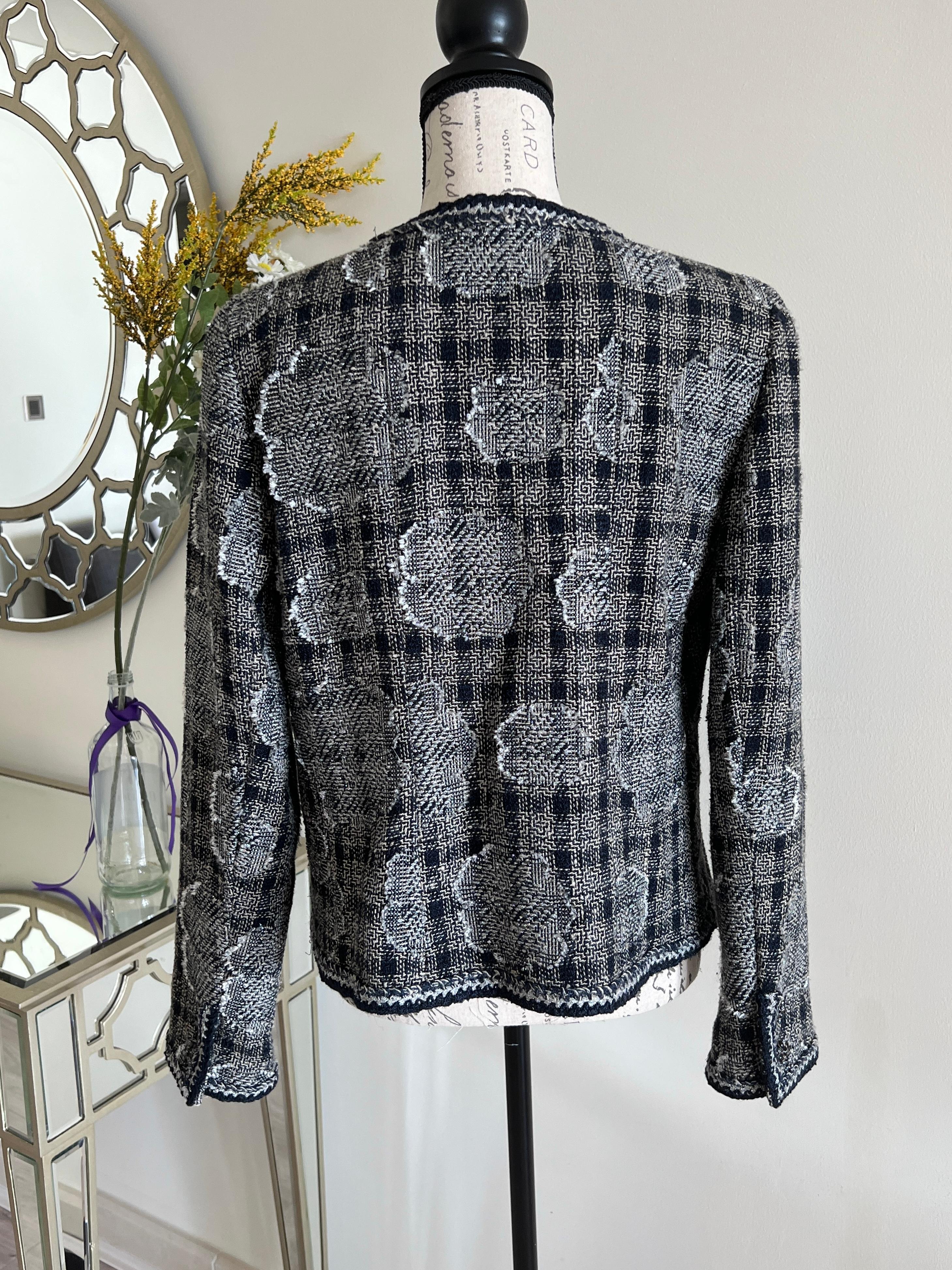 Chanel New-York Collection Tweed Jacket with Camellias For Sale 10