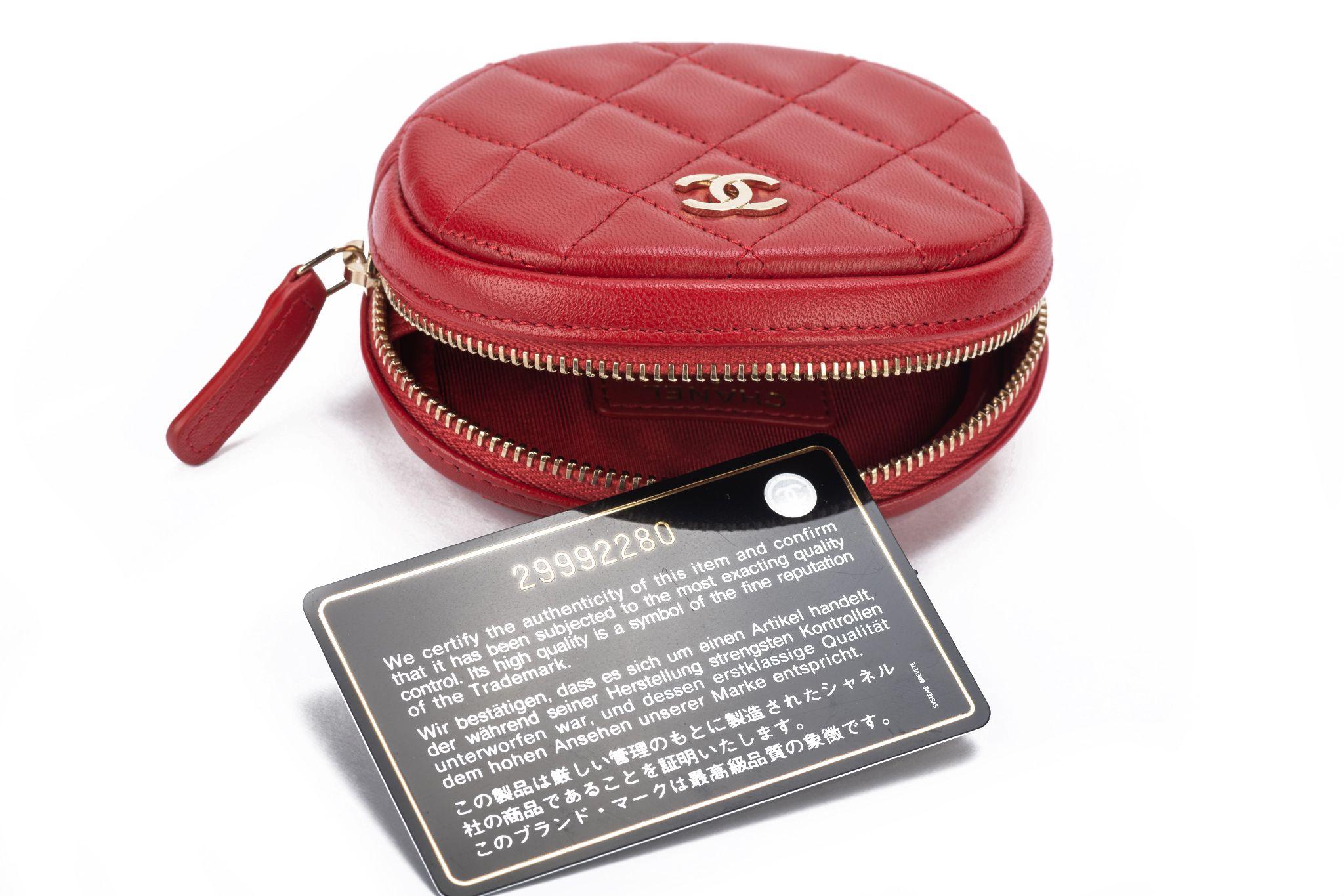 Chanel NIB Red Quilted Caviar Coin Case In New Condition In West Hollywood, CA