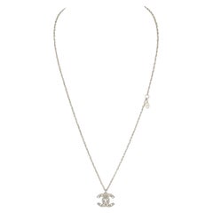 Chanel NIB Collar Colgante CC Plata