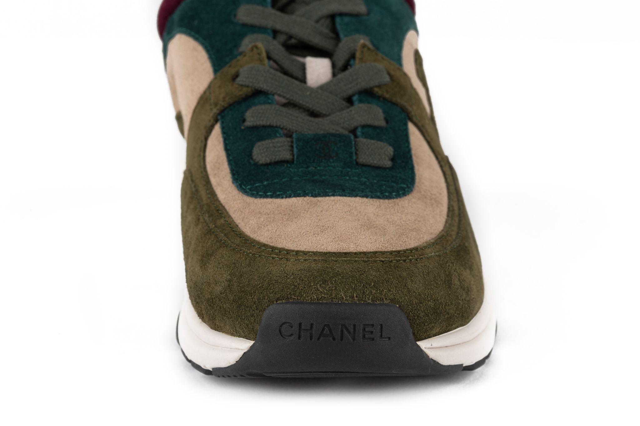  Chanel NIB Suede Multicolor Sneakers 39 Pour femmes 