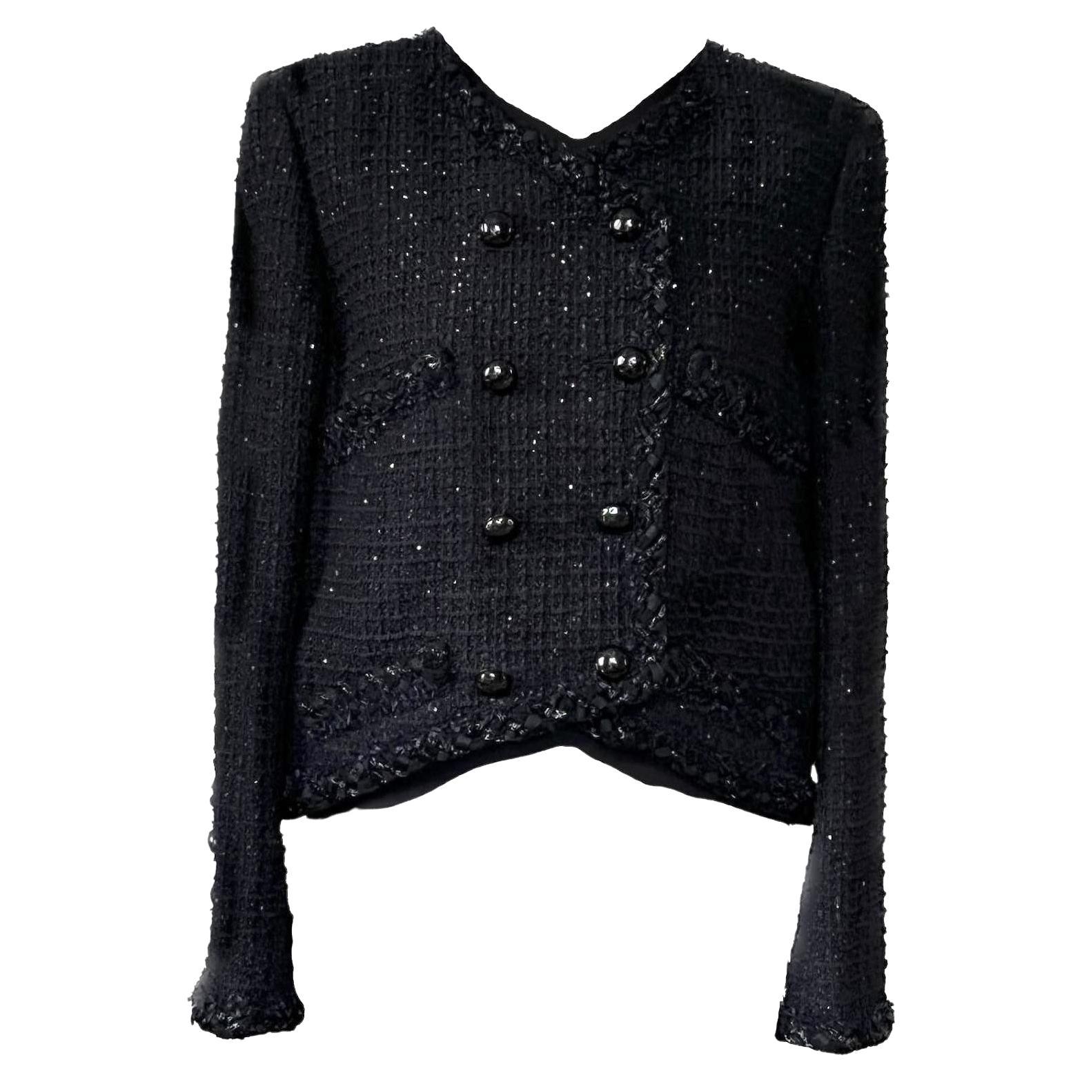 Chanel Nicola Peltz CC Jacke aus schwarzem Tweed mit Knöpfen im Angebot