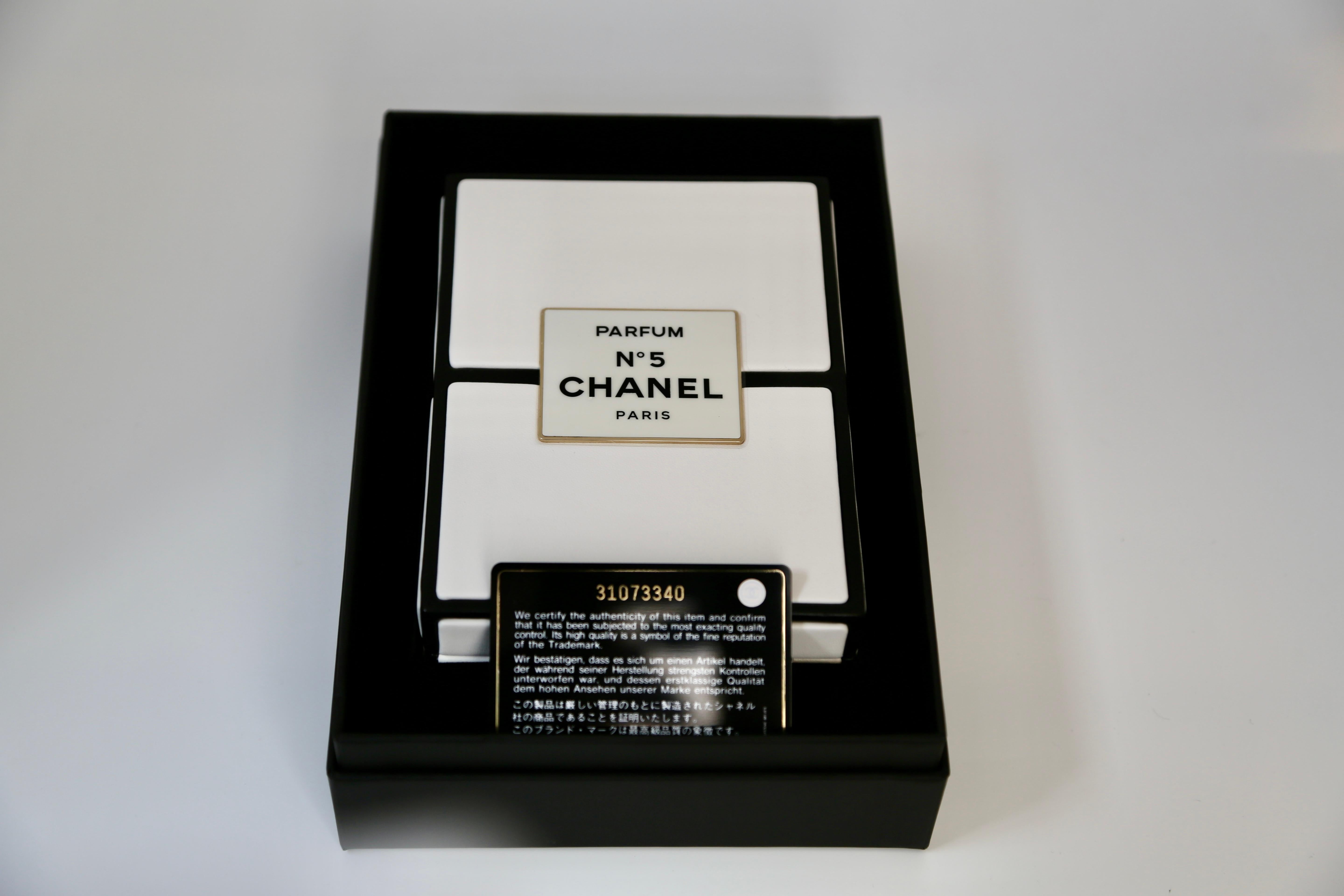 Chanel No.5 Perfume Box Minaudiere Clutch Bag 2021 For Sale 3