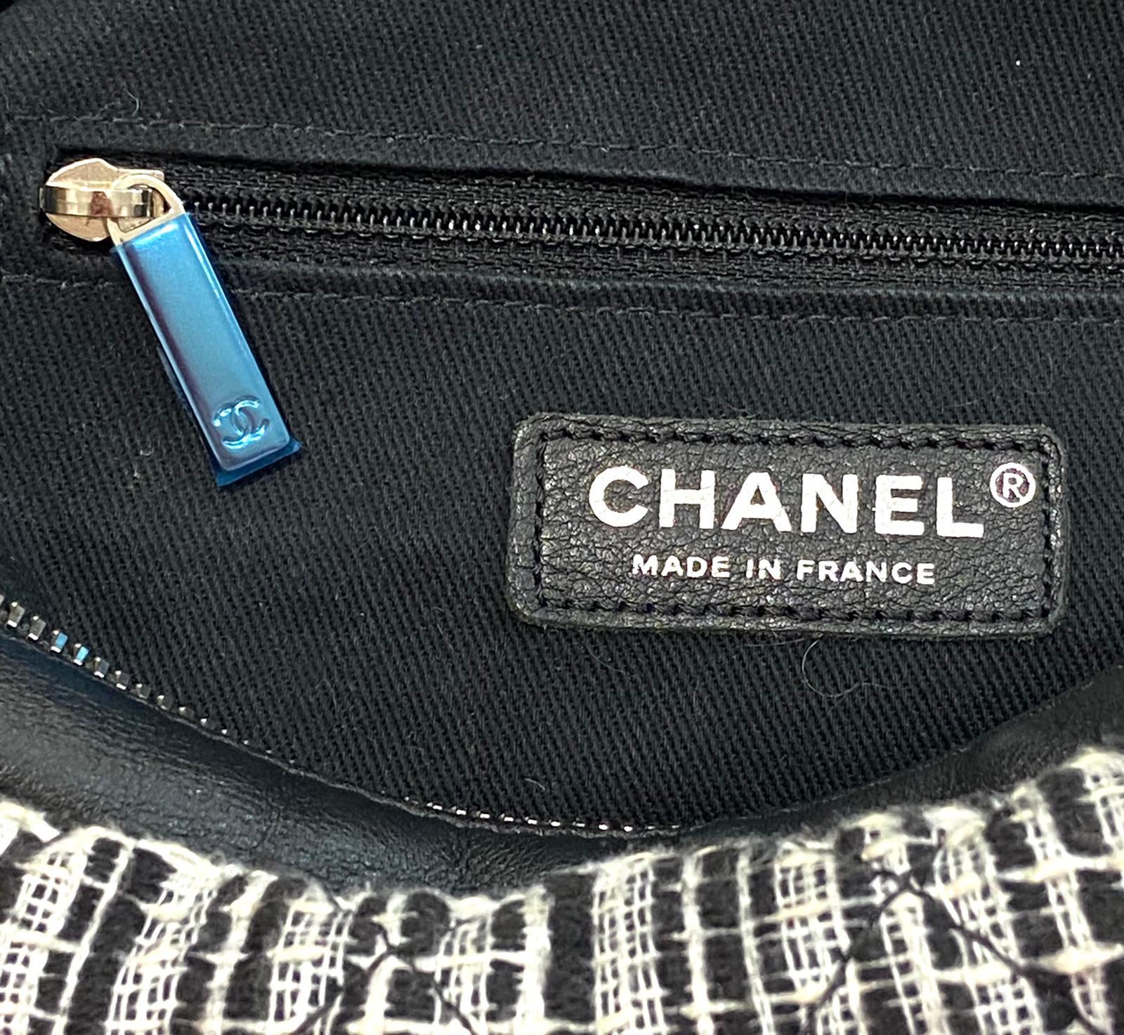 Chanel No5 Tweed & Leather Bag For Sale 5