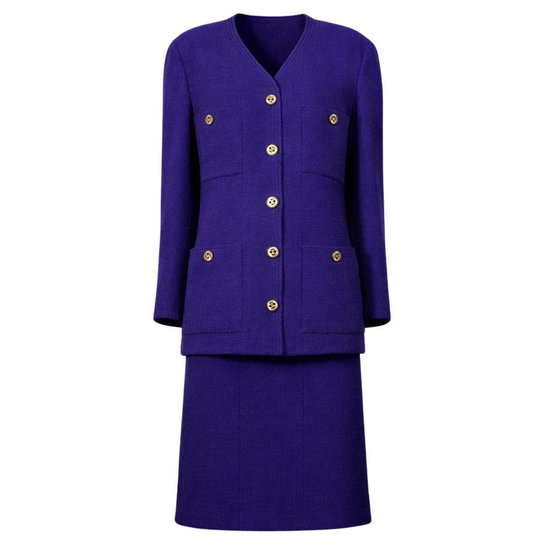 CHANEL Noble Purple Tweed Suit with 64K Gold CC Buttons 44 FR