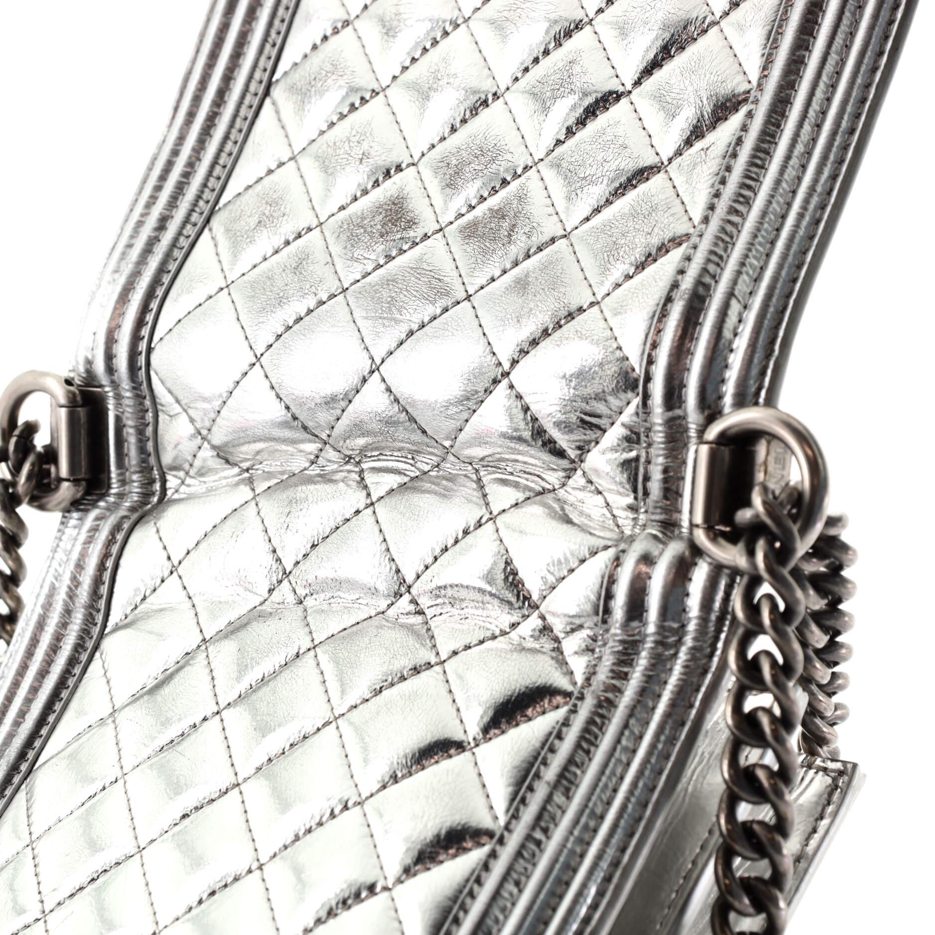 Chanel North South Boy Flap Bag Gesteppt Metallic Kalbsleder Klein 3