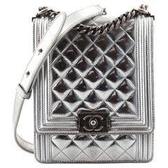 Chanel North South Boy Flap Bag Gesteppt Metallic Kalbsleder Klein
