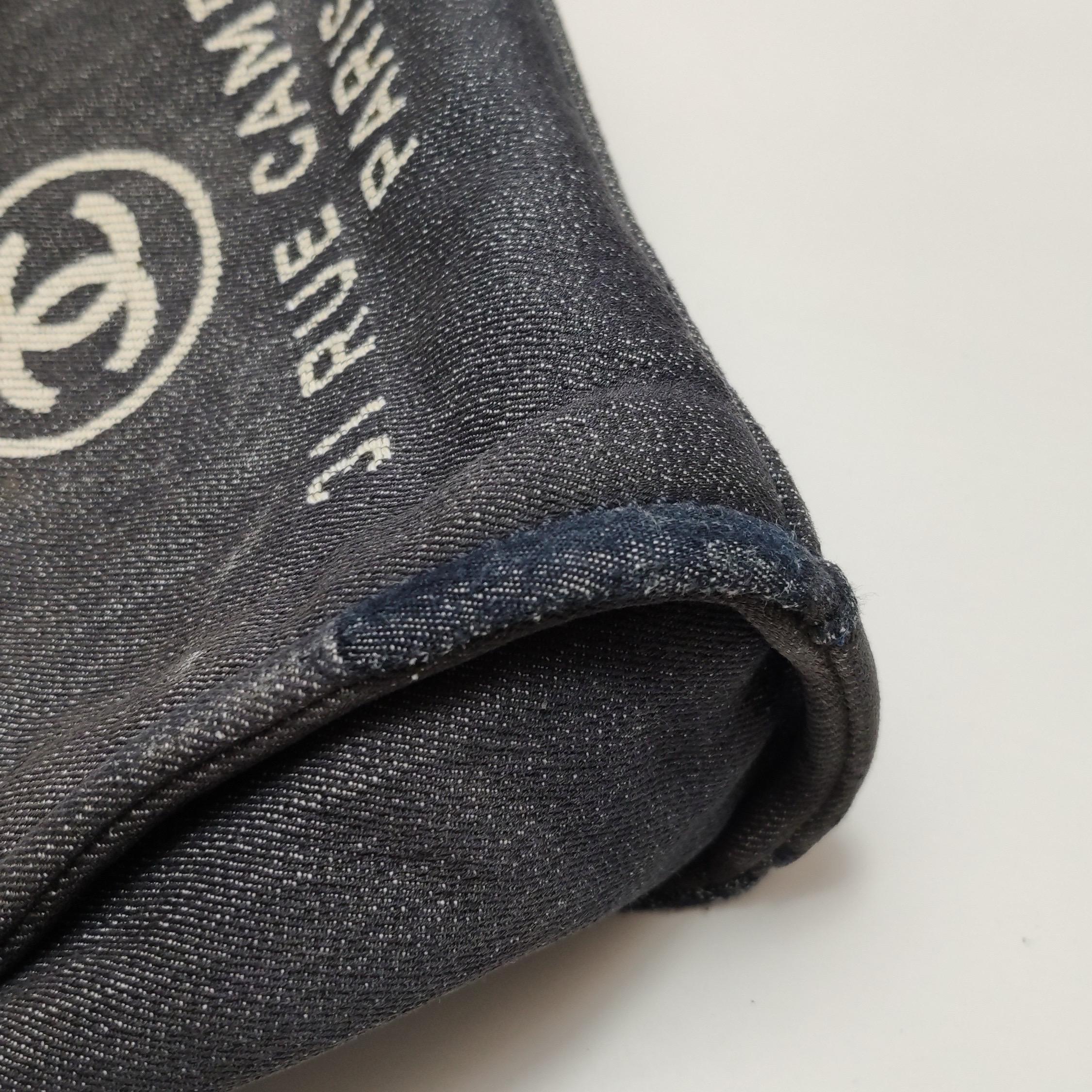 Chanel North South Deauville Tote Navy Denim Top Handle Shoulder Bag, 2012-2013 en vente 11