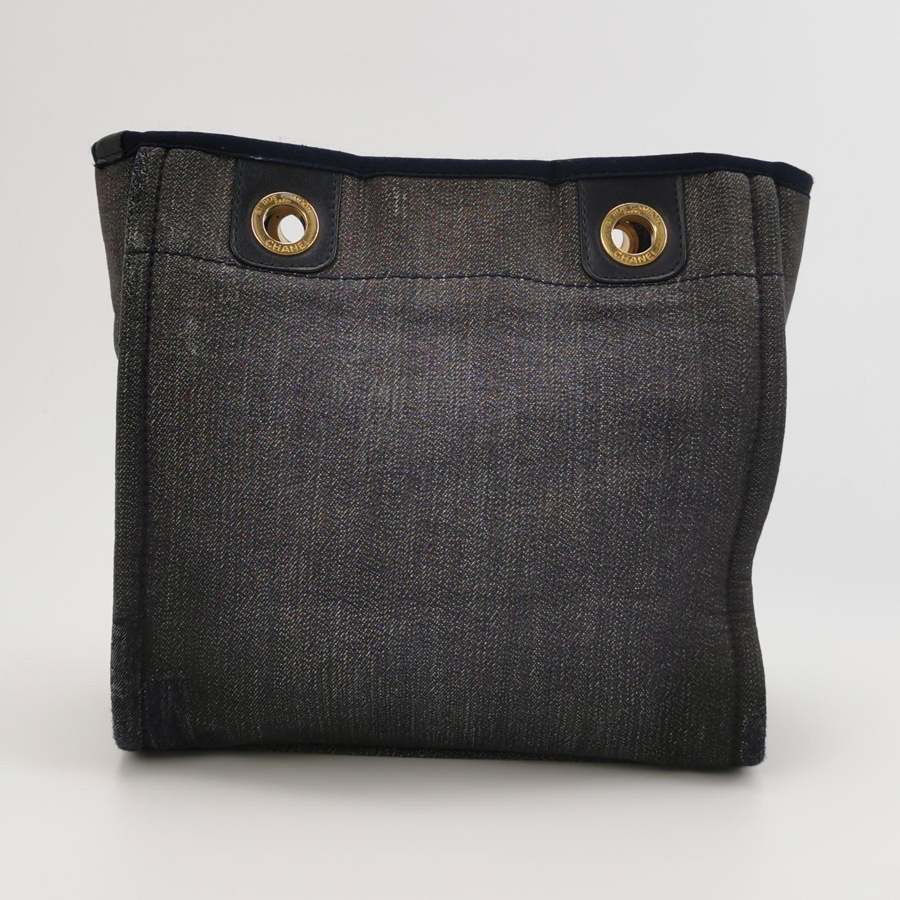 Noir Chanel North South Deauville Tote Navy Denim Top Handle Shoulder Bag, 2012-2013 en vente