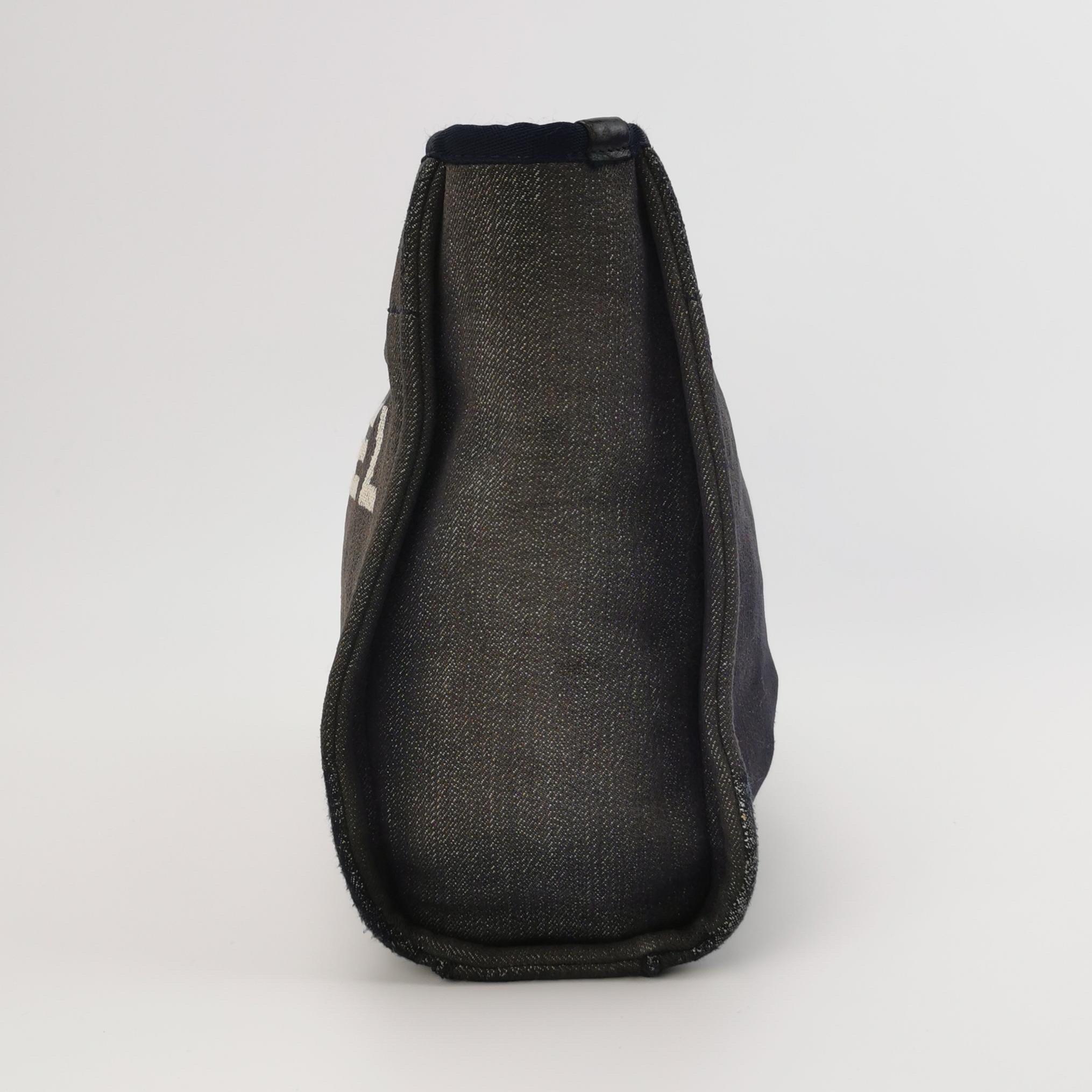 Chanel North South Deauville Tote Navy Denim Top Handle Shoulder Bag, 2012-2013 Pour femmes en vente