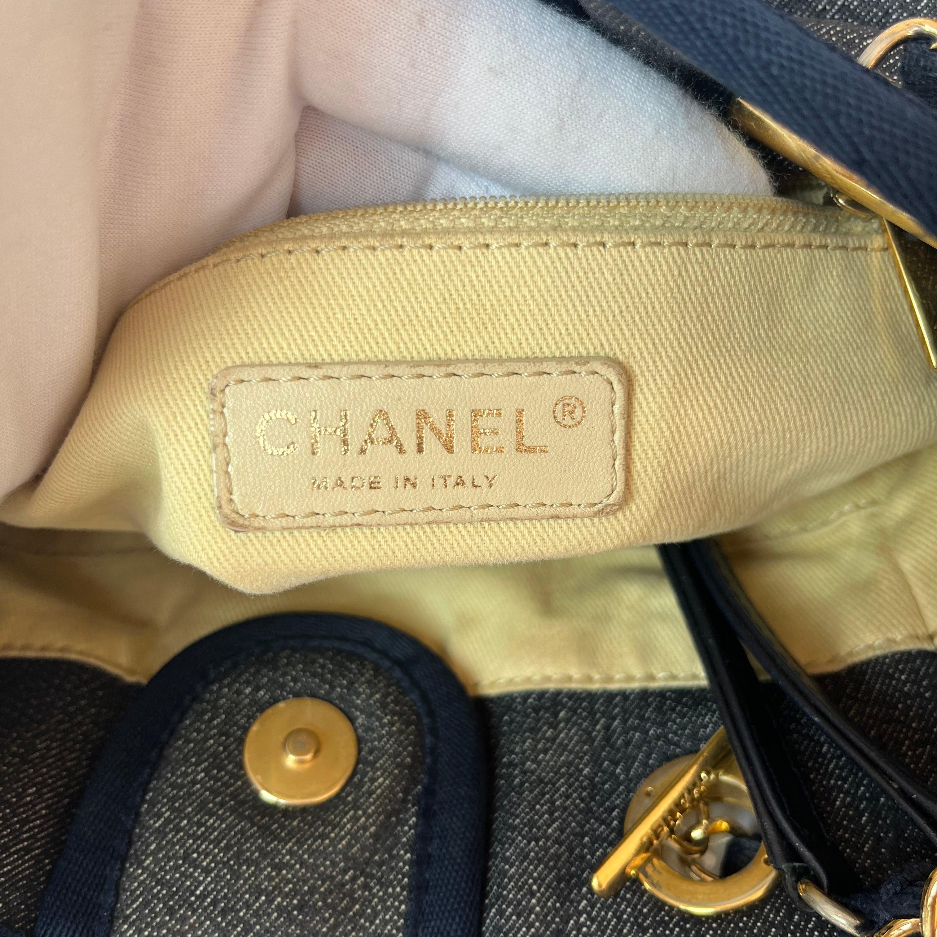 Chanel North South Deauville Tote Navy Denim Top Handle Shoulder Bag, 2012-2013 For Sale 3