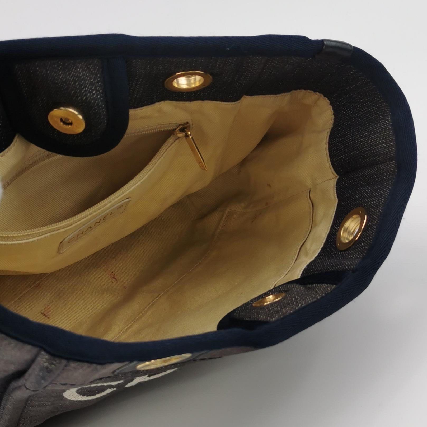 Chanel North South Deauville Tote Navy Denim Top Handle Shoulder Bag, 2012-2013 en vente 3