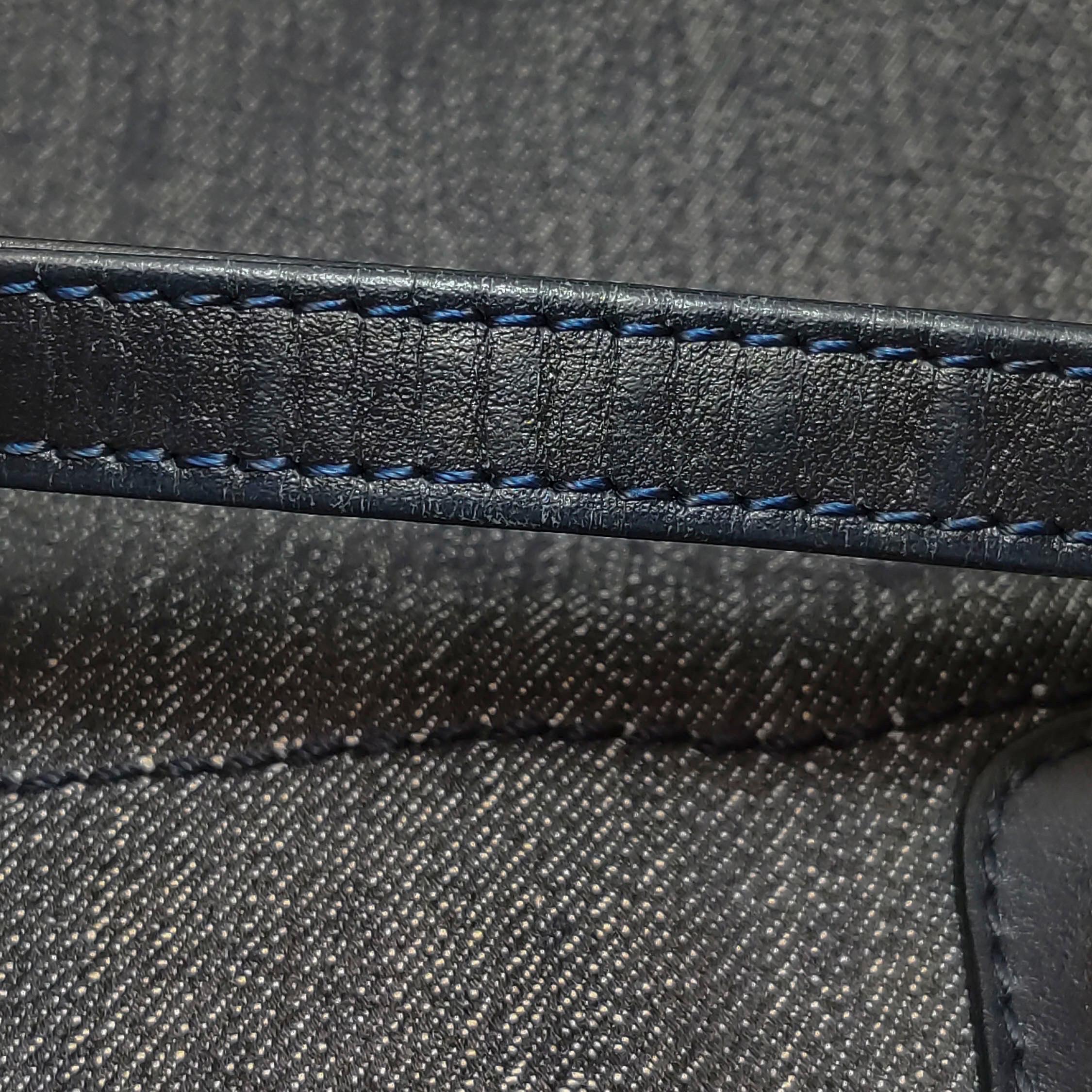 Chanel North South Deauville Tote Navy Denim Top Handle Shoulder Bag, 2012-2013 en vente 4