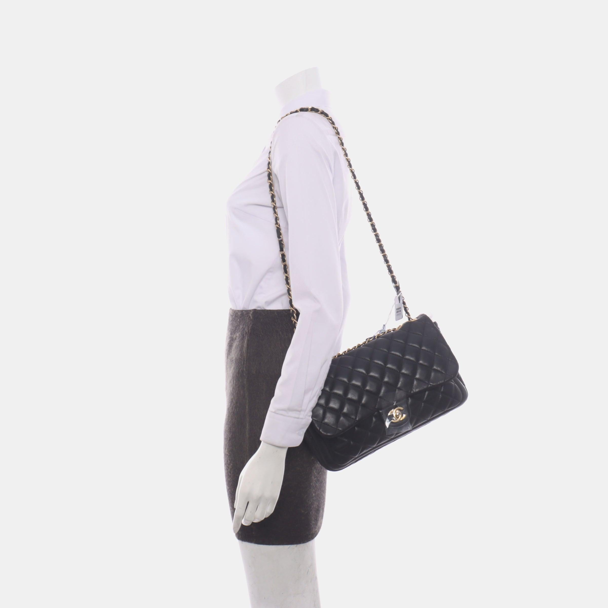 De las mujeres Chanel Now and Forever Bolso grande con solapa Piel de cordero negra Oro HW, 2013-14 en venta