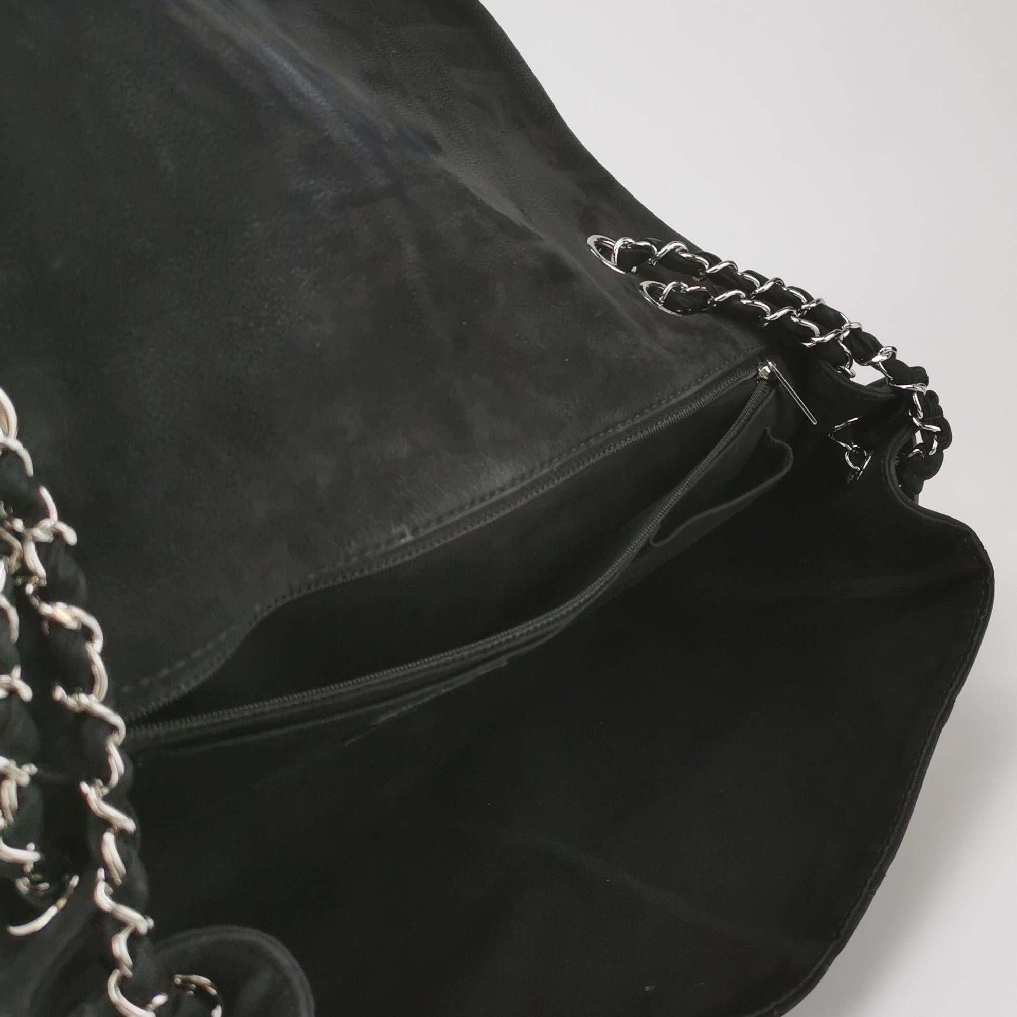 Chanel Nubuk Wildleder Darjeeling Flap Tasche Ultimate Stitch Schwarz Jumbo Tasche im Angebot 6