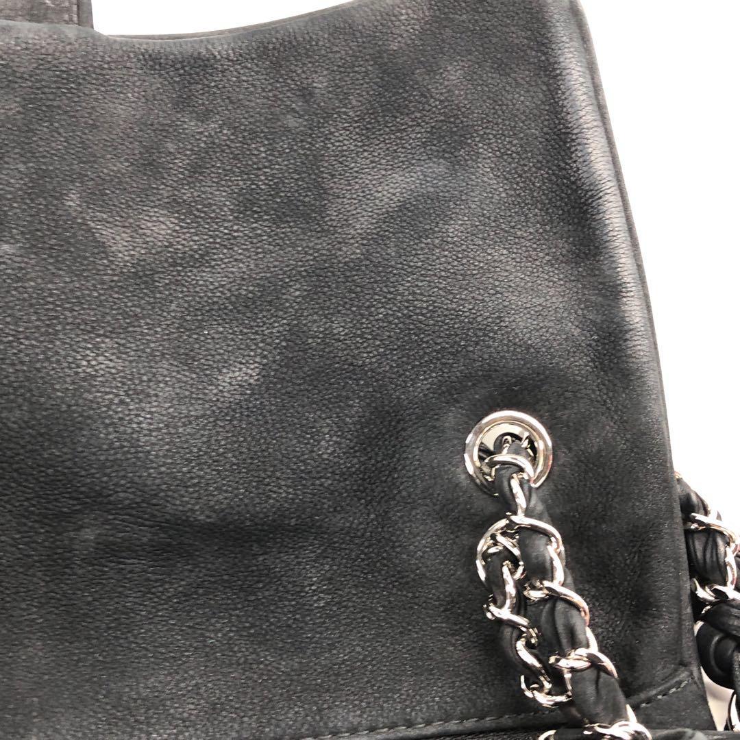 Chanel Sac à rabat Darjeeling en daim nubuck Ultimate Stitch by Stitch by Stitch noir en vente 11