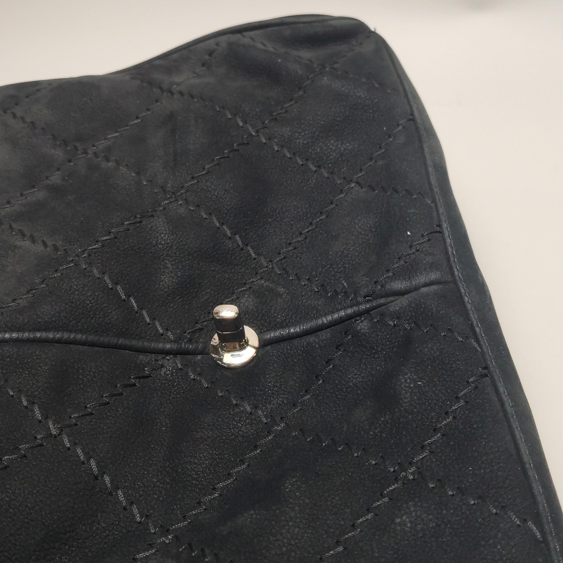Chanel Nubuk Wildleder Darjeeling Flap Tasche Ultimate Stitch Schwarz Jumbo Tasche im Angebot 13