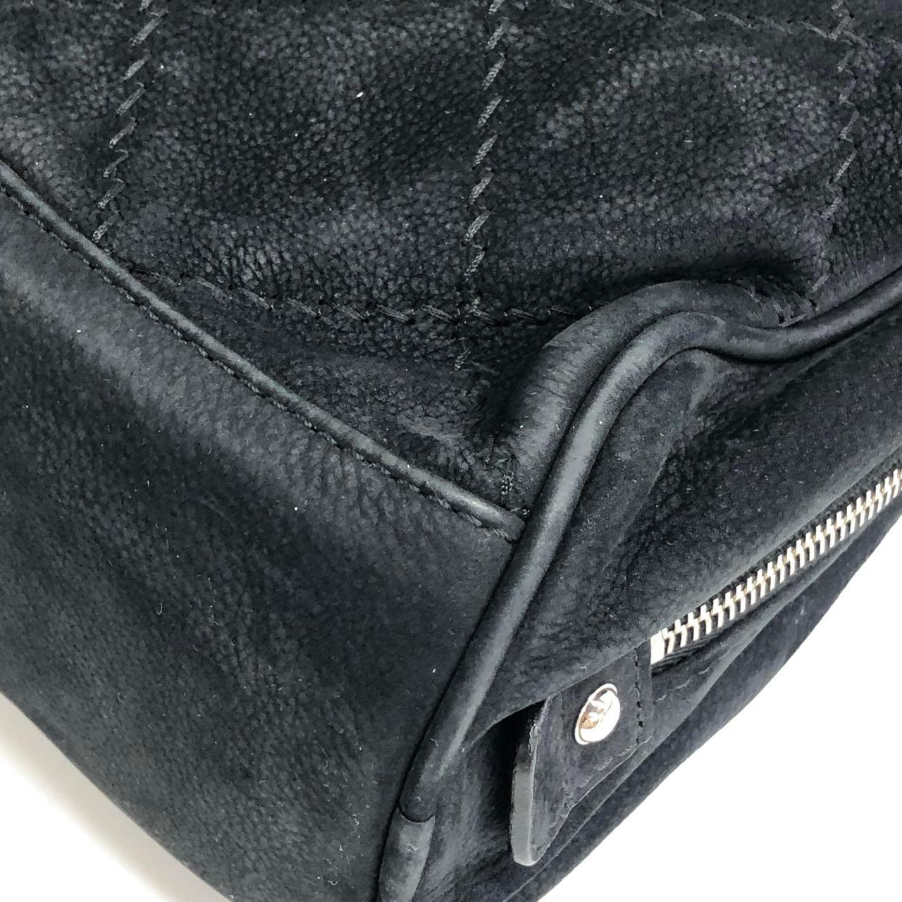 Chanel Sac à rabat Darjeeling en daim nubuck Ultimate Stitch by Stitch by Stitch noir en vente 4