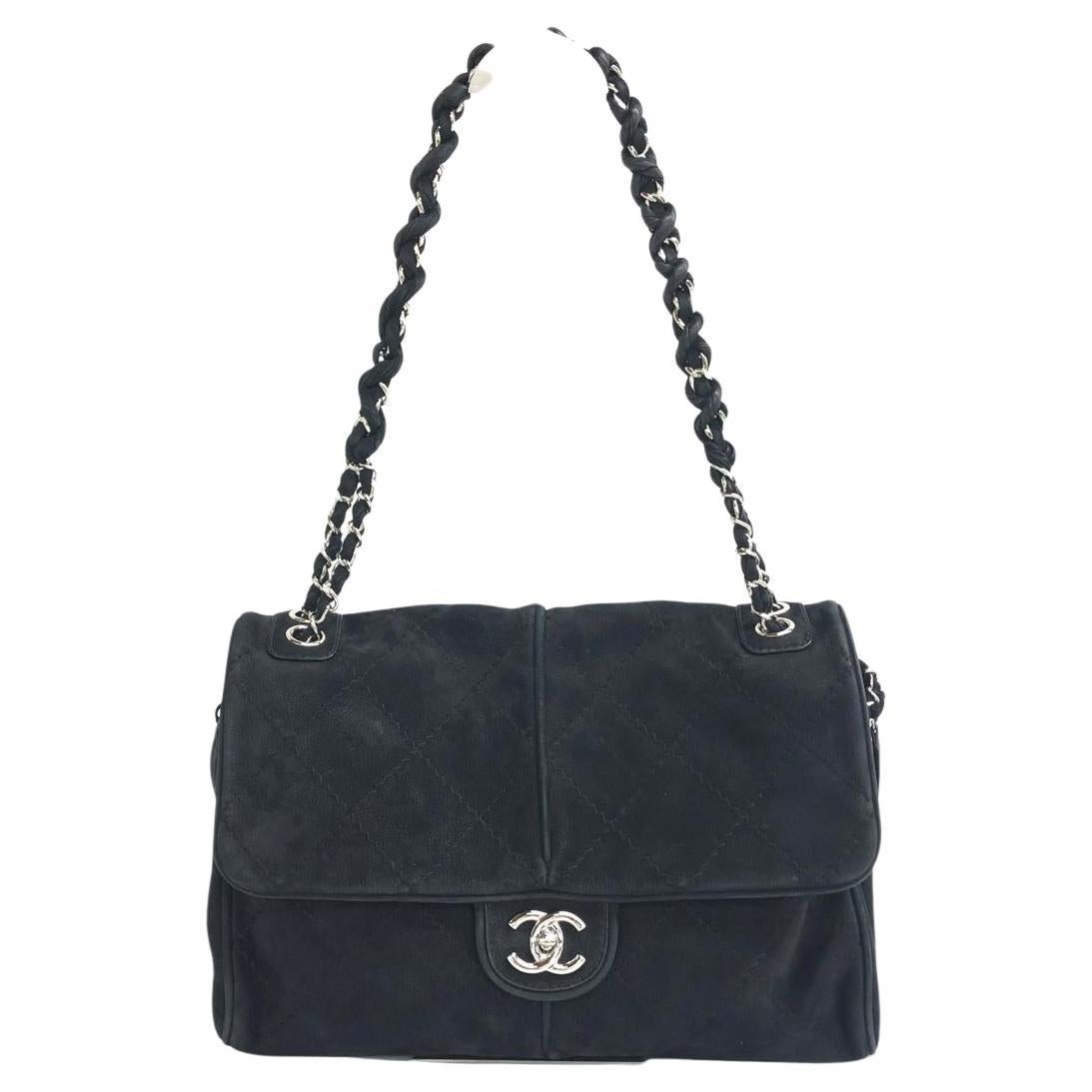 Chanel Sac à rabat Darjeeling en daim nubuck Ultimate Stitch by Stitch by Stitch noir