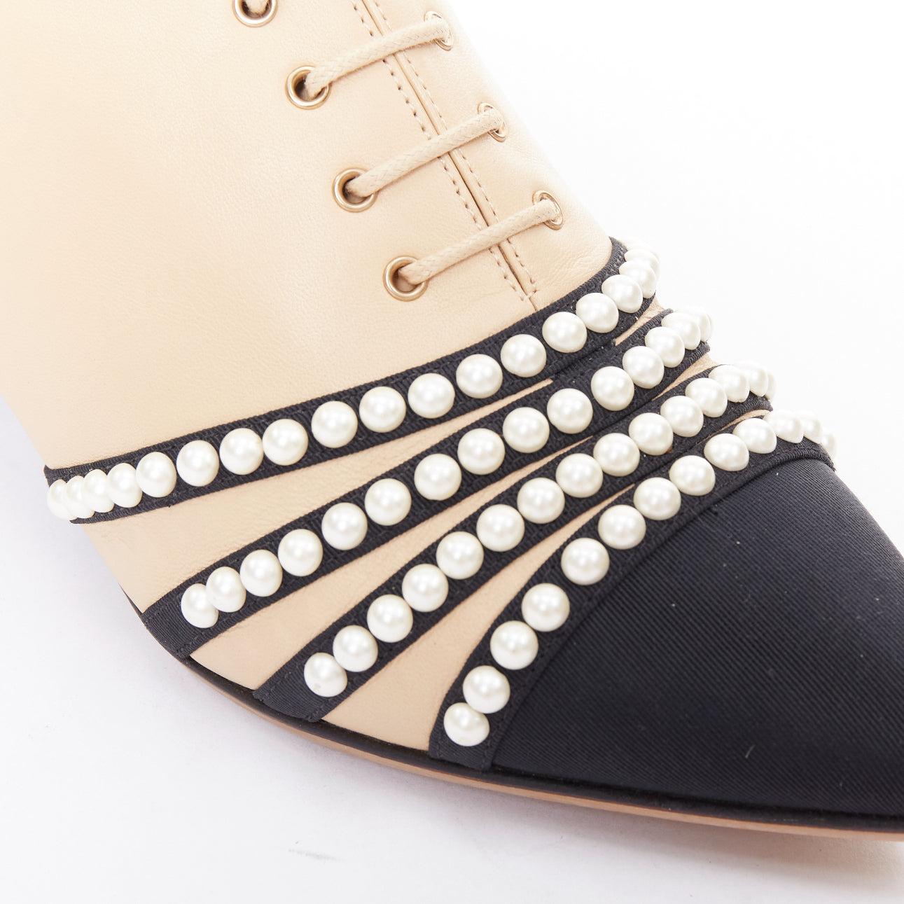 CHANEL nude black goatskin grosgrain pearl cap toe lace up oxfords EU38 en vente 1