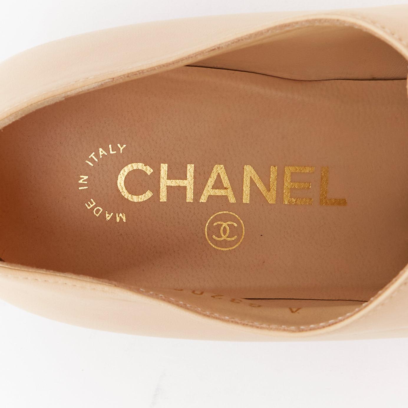 CHANEL nude black goatskin grosgrain pearl cap toe lace up oxfords EU38 en vente 4