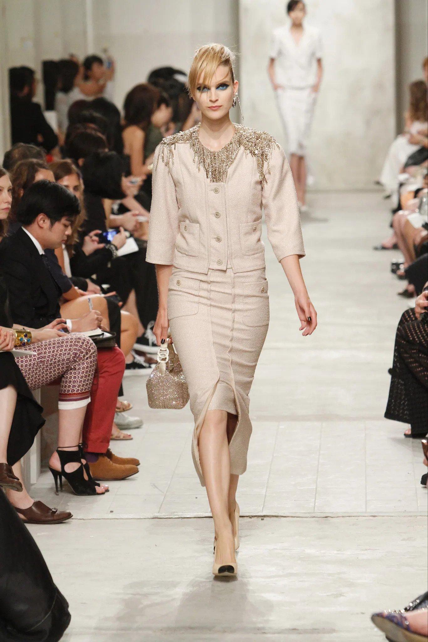 CHANEL nude cotton 2014 14C SINGAPORE TEXTURED PANELED Skirt 40 M For Sale 4