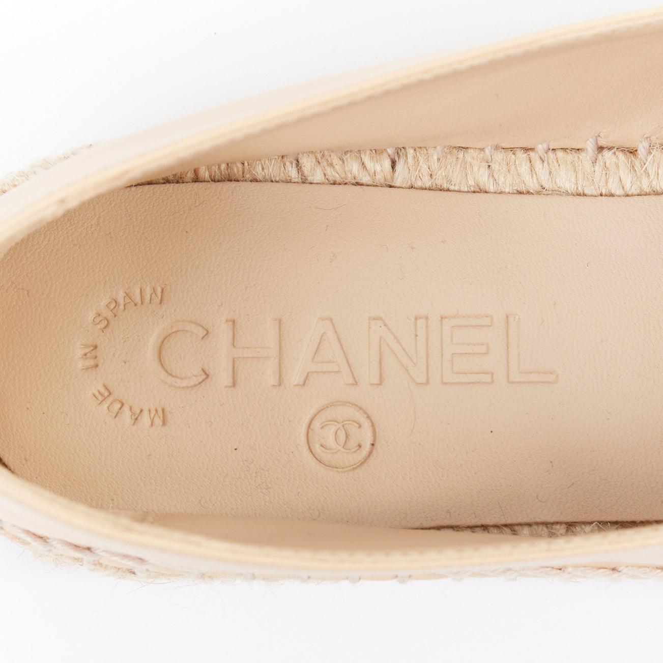 CHANEL nude lamb leather CC logo black toe cap beige espadrille shoes EU38 en vente 5