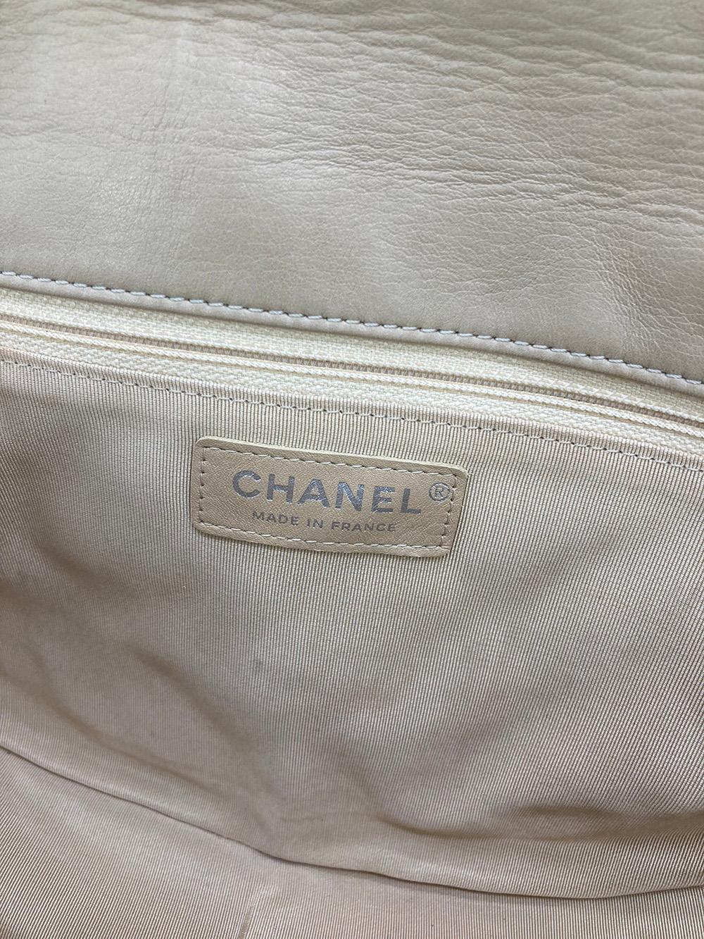 RARE sac Chanel Hula Hoop en cuir d'agneau couleur chair en vente 4