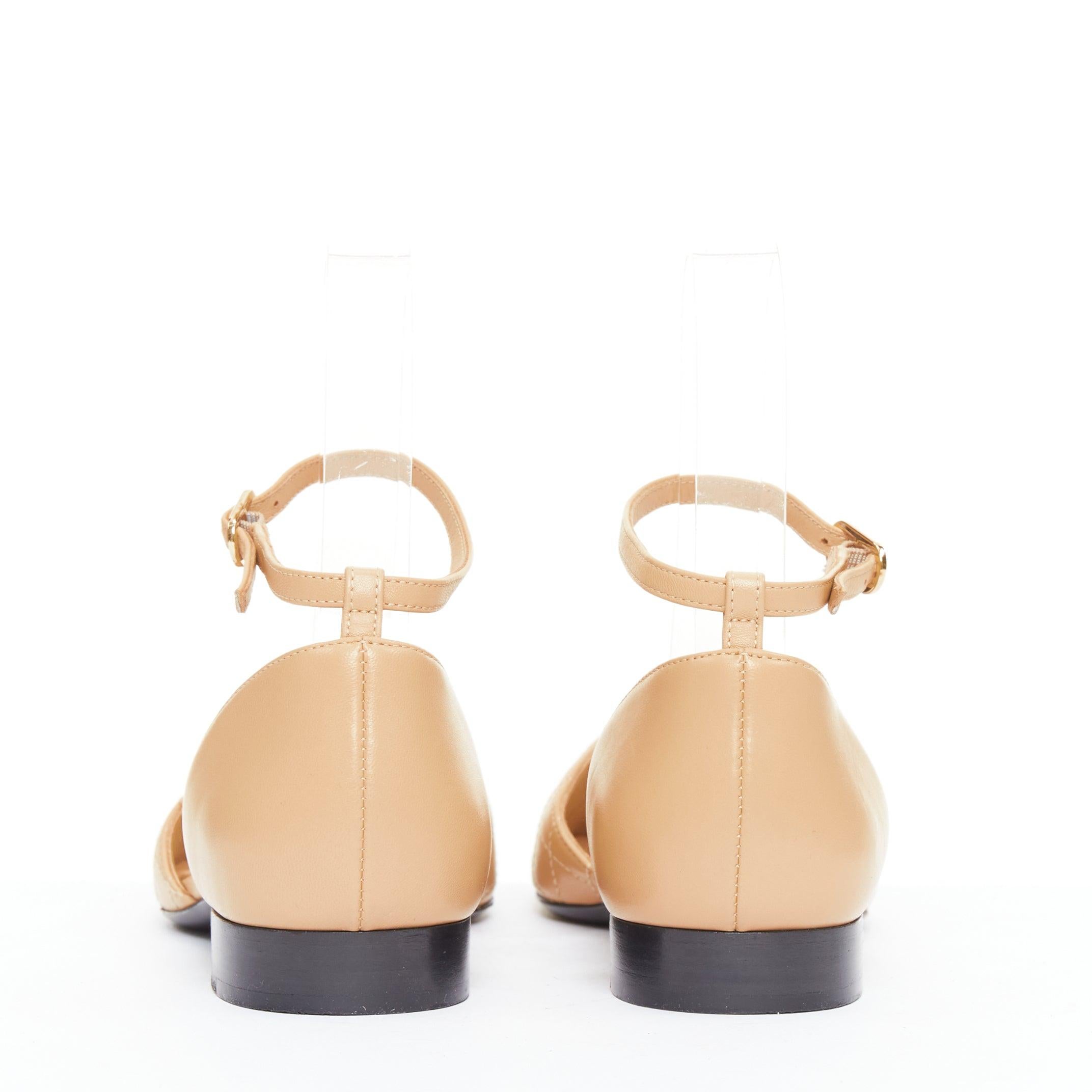 Donna Chanel nudo in pelle d'agnello con impunture in gros grain CAP con cinturino alla caviglia EU38.5 in vendita