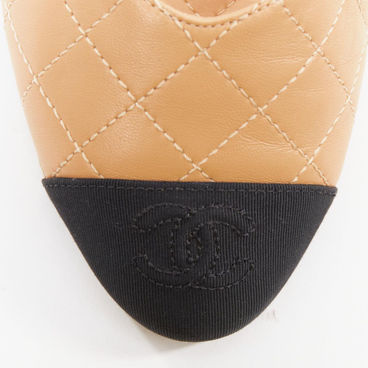 Chanel nudo in pelle d'agnello con impunture in gros grain CAP con cinturino alla caviglia EU38.5 in vendita 1